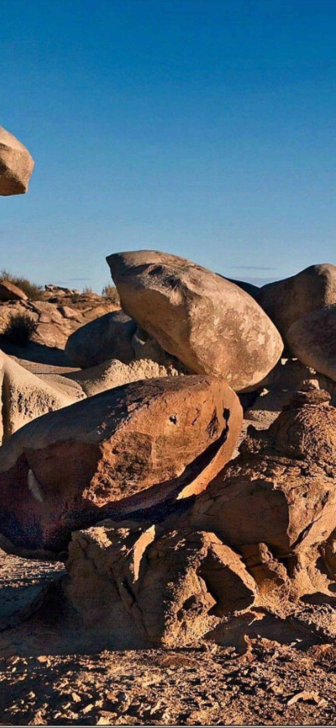 Bisti Badlands, New Mexico, Desert landscape, Nature beauty, 1170x2540 HD Phone