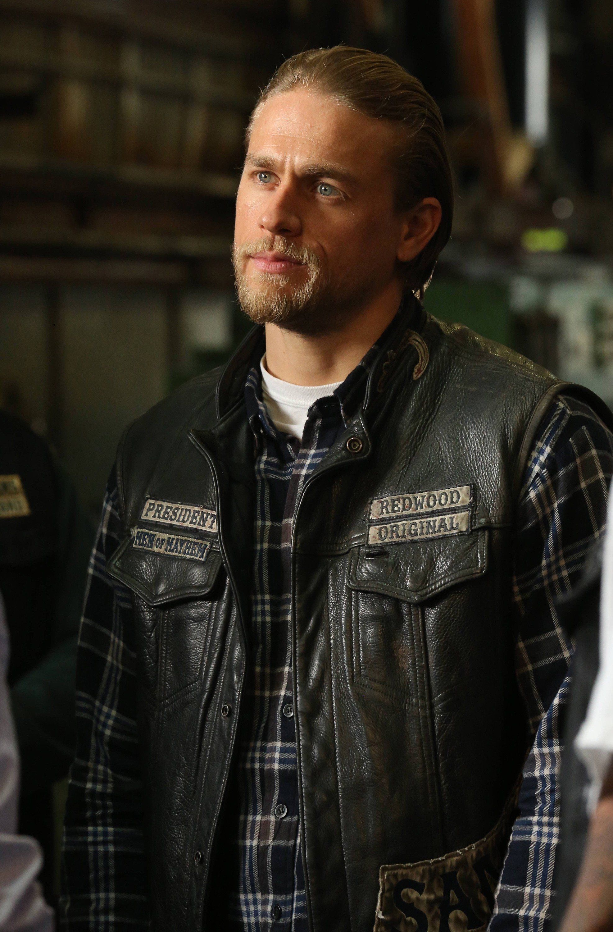 Charlie Hunnam, Movies, Sons of Anarchy, Badass characters, 1980x3000 HD Phone