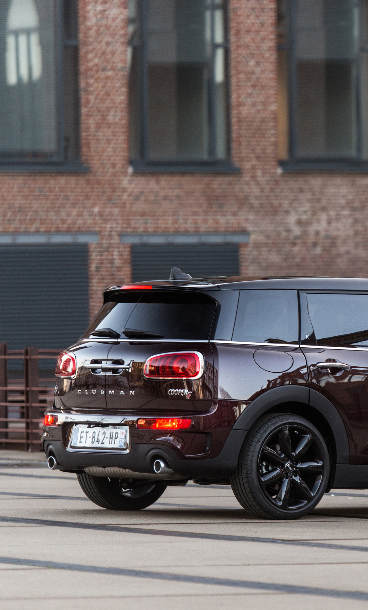 MINI Clubman, Rear view, iPhone 6 wallpaper, HD images, 1280x2120 HD Phone