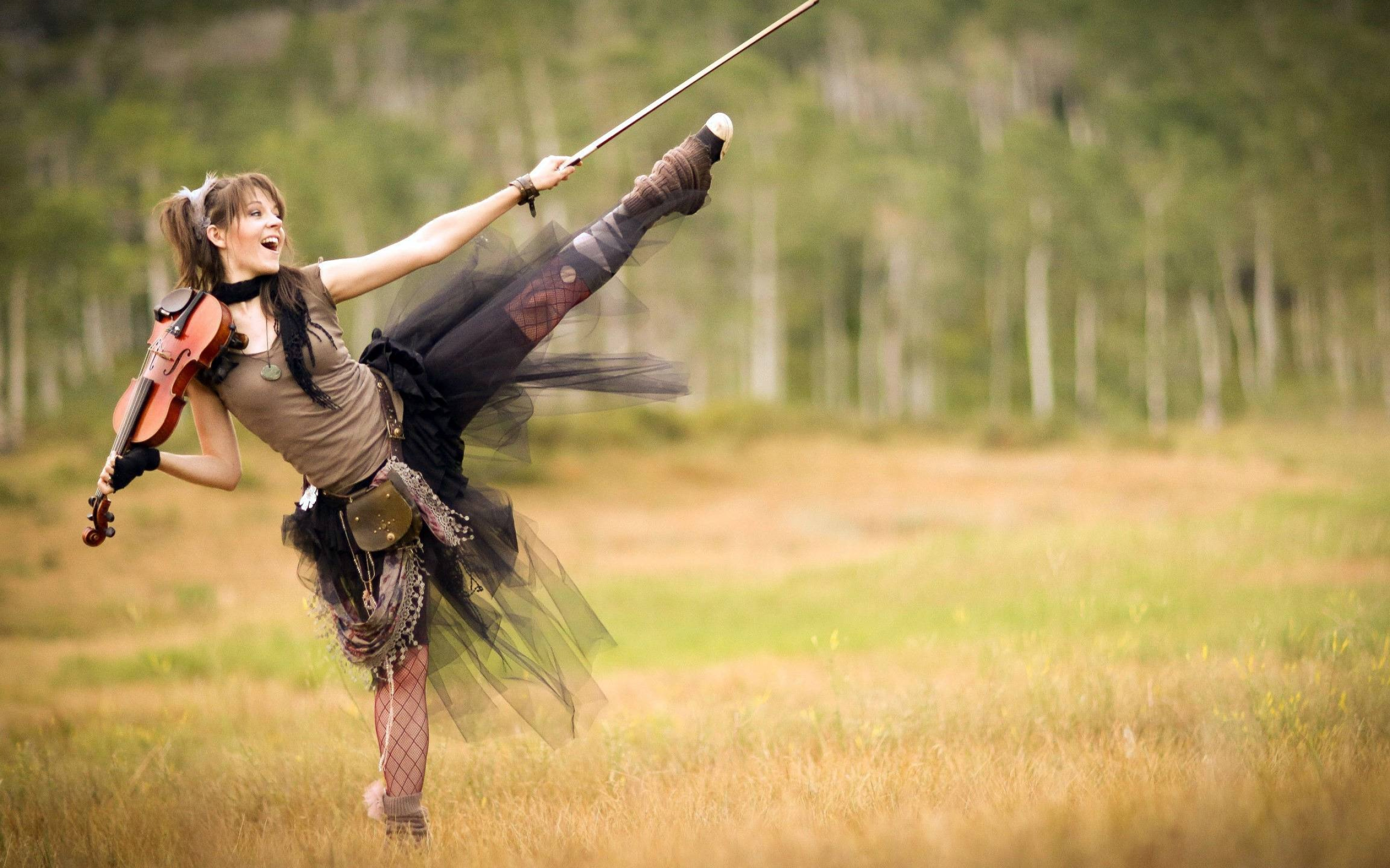 Lindsey Stirling, Captivating wallpaper, Stunning visuals, Memorable composition, 2560x1600 HD Desktop