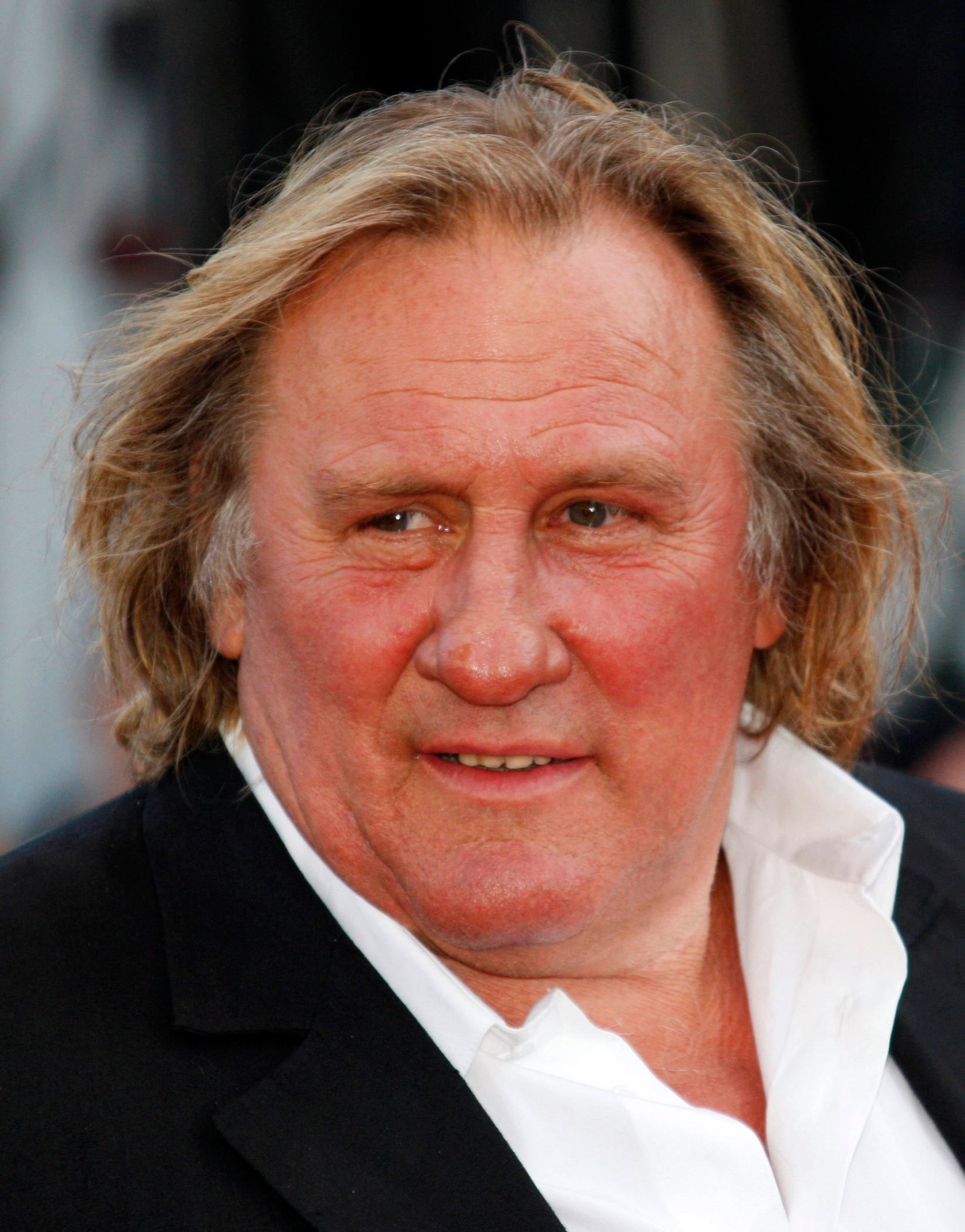 Gerard Depardieu, Russian citizenship, Putin's decree, 1900x2430 HD Phone