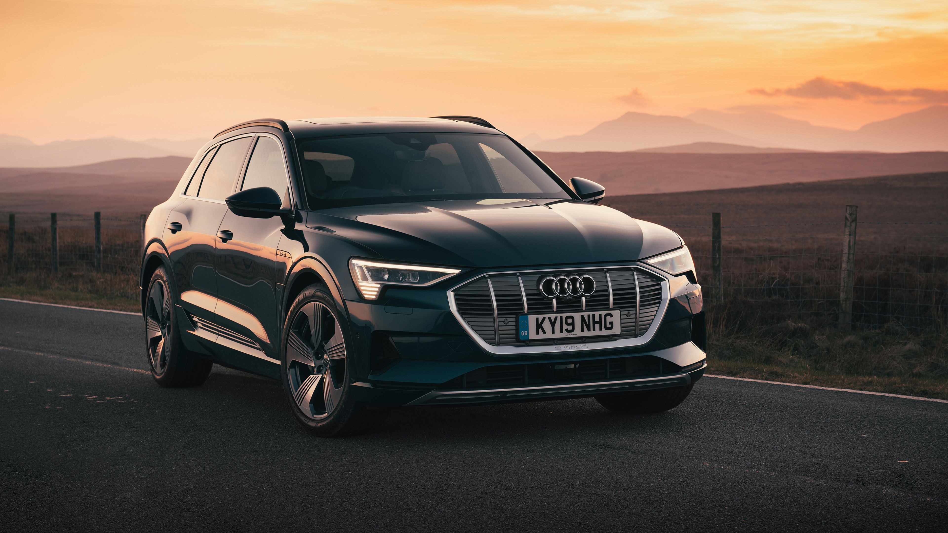 Audi E-Tron, Electric SUV, Astonishing performance, Cutting-edge technology, 3840x2160 4K Desktop