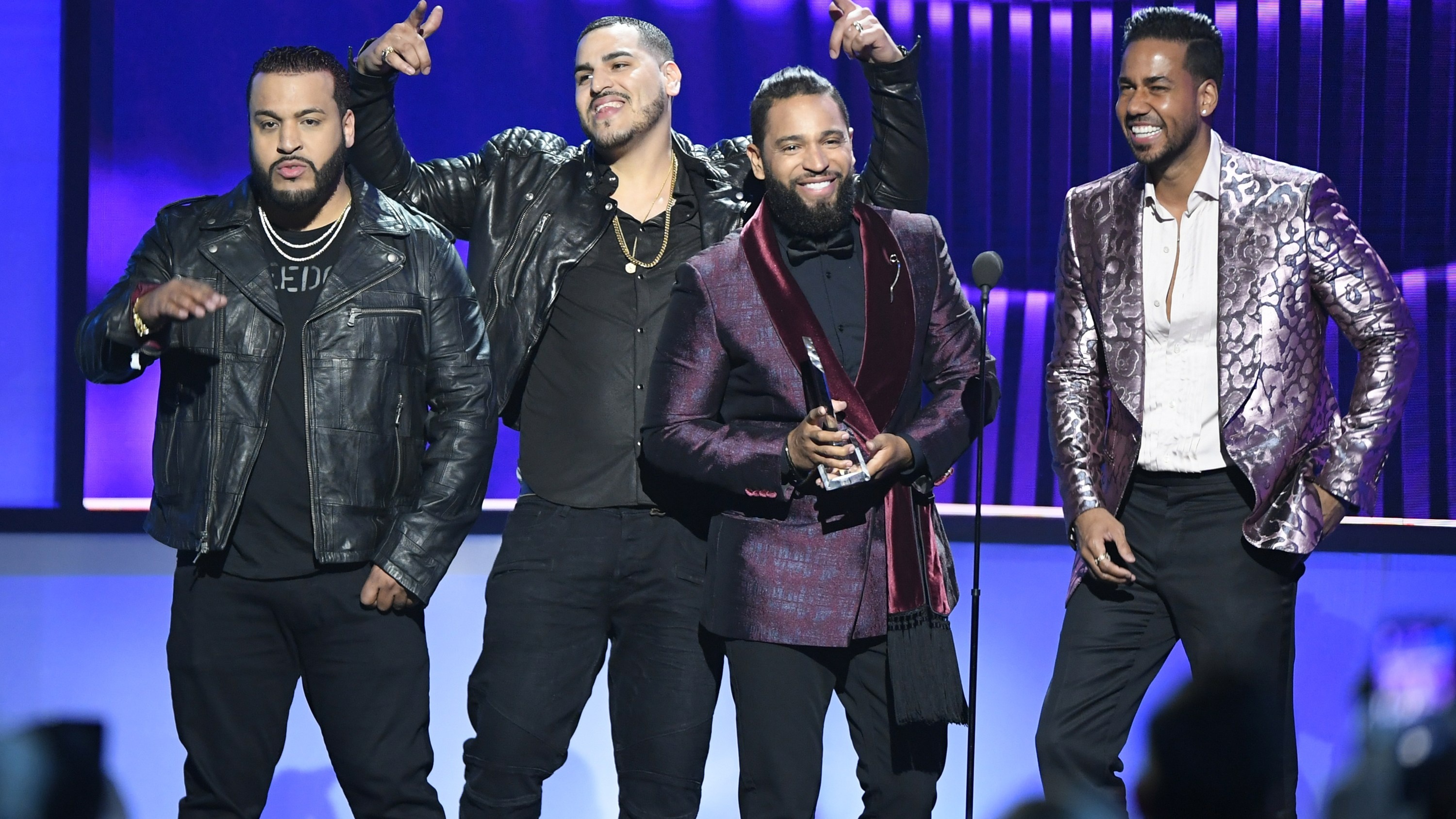 Aventura band, Romeo Santos, Concert tour, 3000x1690 HD Desktop