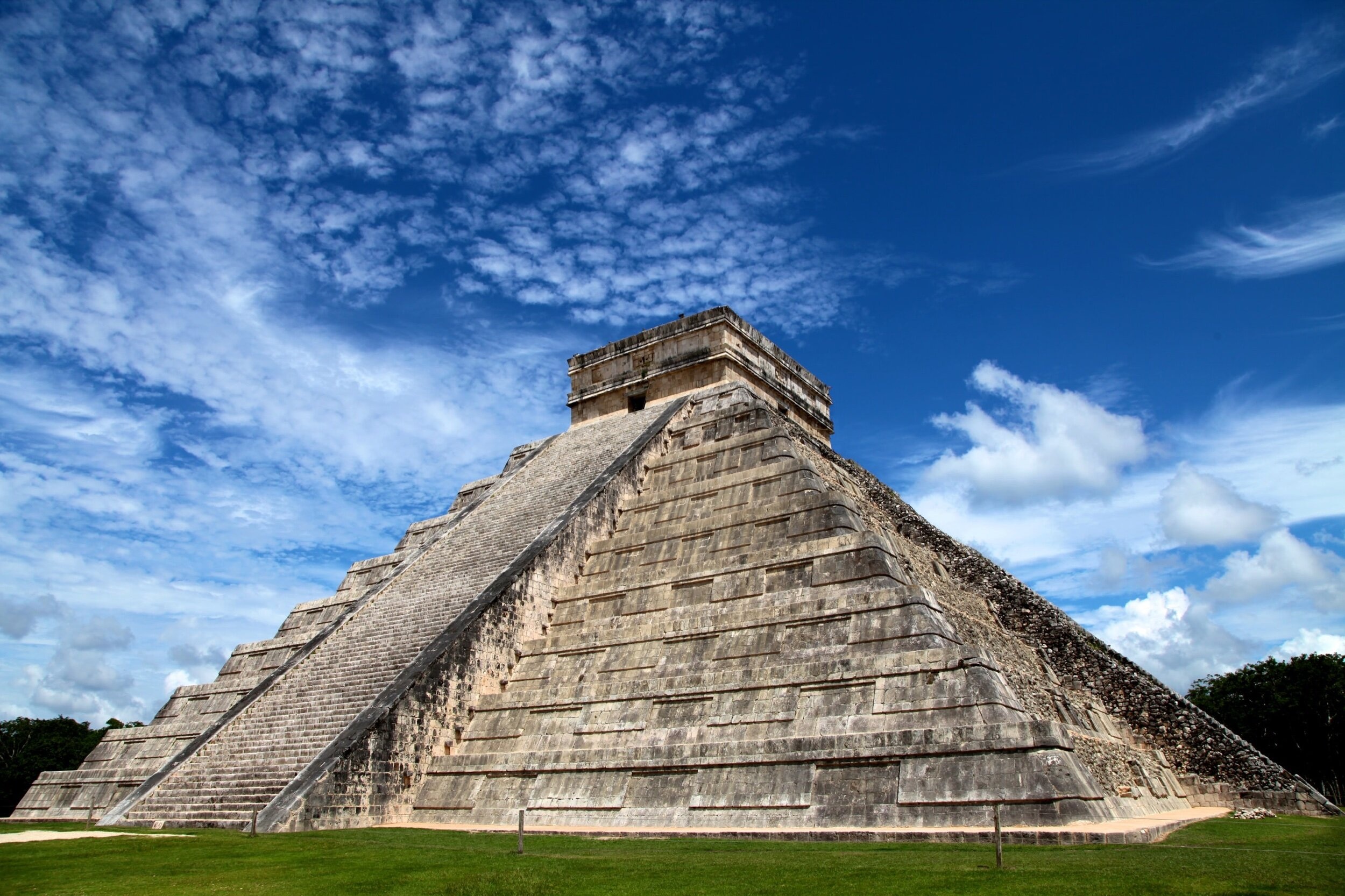 Mexican adventure, Exploratory glory, Travel blog, Chichen Itza's charm, 2500x1670 HD Desktop