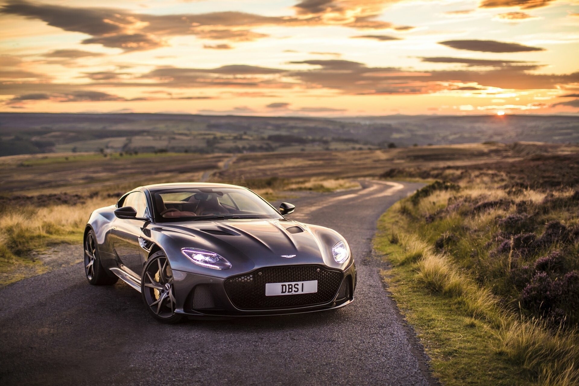 Aston Martin, DBS Superleggera, Stunning wallpapers, Exquisite craftsmanship, 1920x1280 HD Desktop