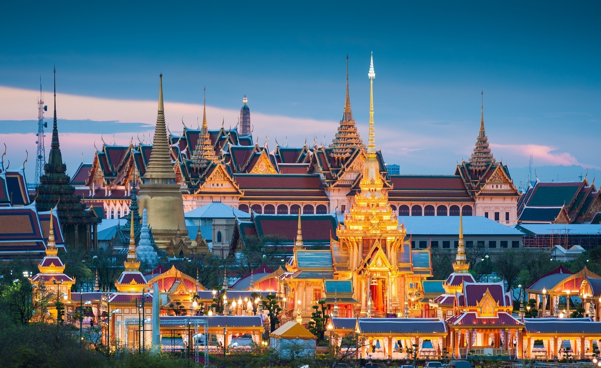 Temple of the Emerald Buddha, Bangkok Wallpaper, 2000x1230 HD Desktop