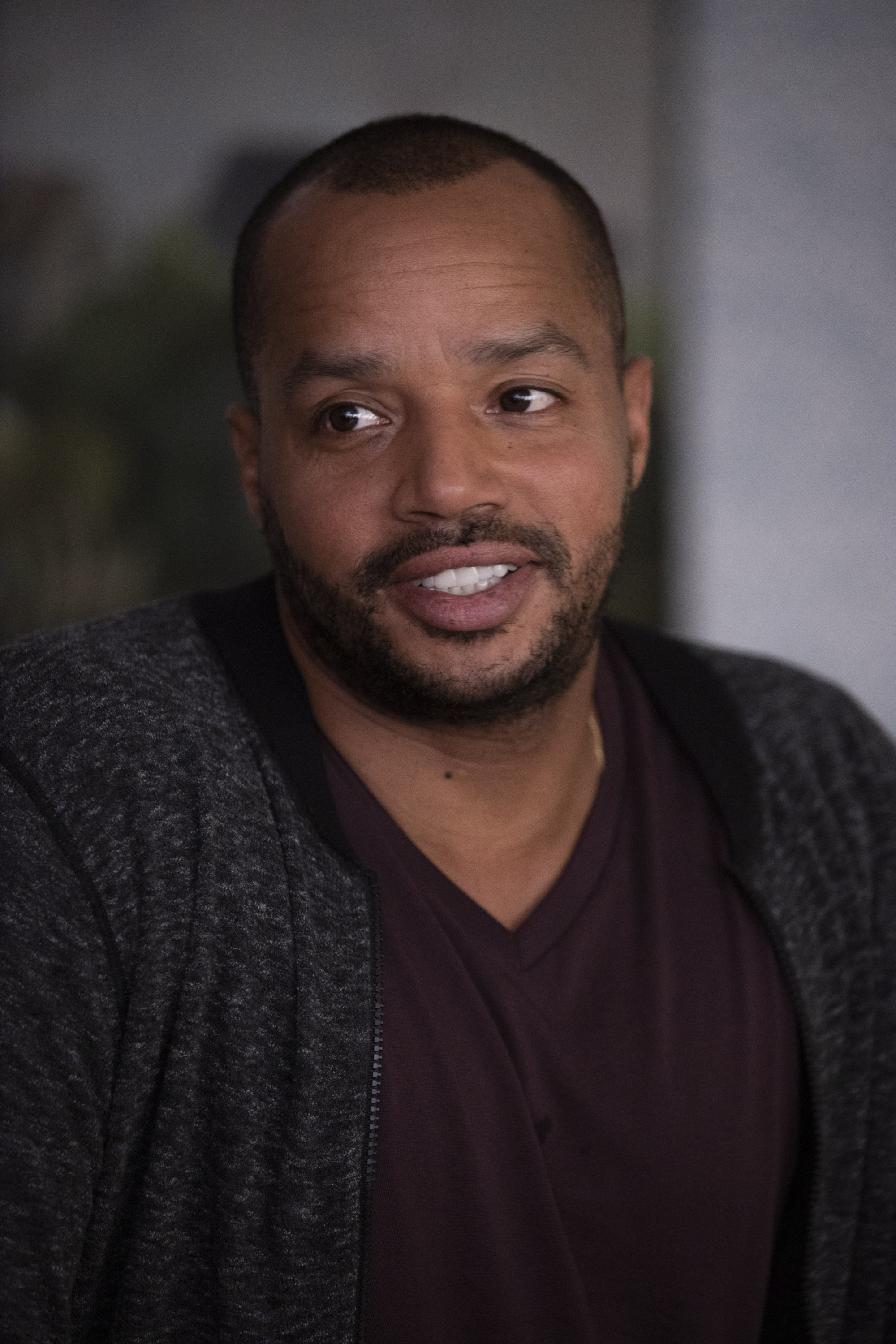 Donald Faison, TV shows, Rom com actors, Best friends, 2000x3000 HD Phone