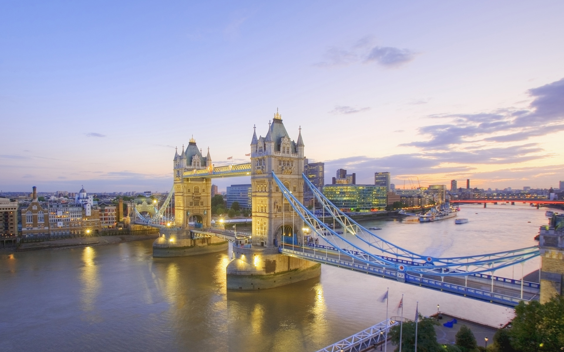 The River Thames London, Serene waters, Captivating reflections, Urban scenery, 1920x1200 HD Desktop