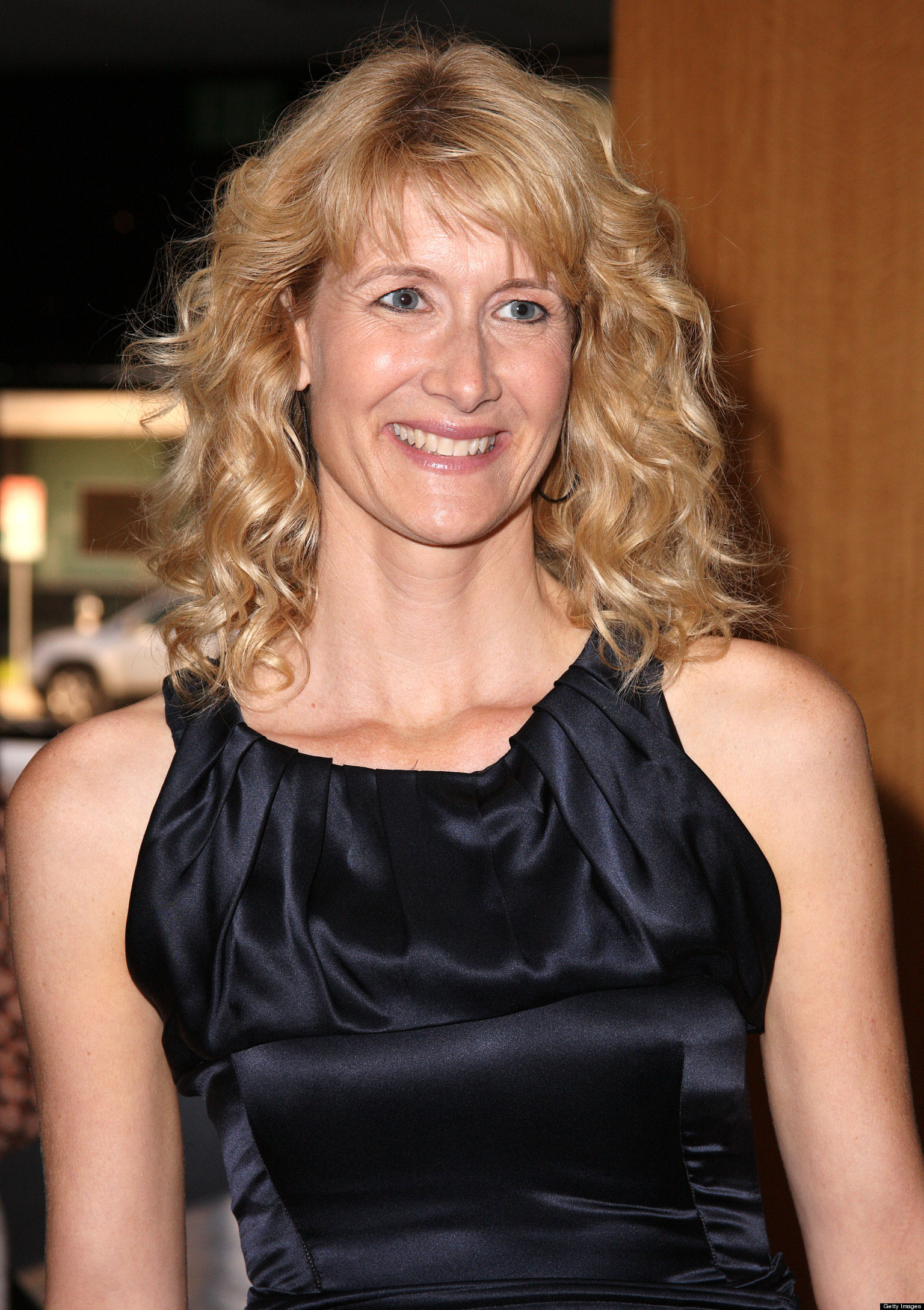 Laura Dern, Celebrity pictures, Mackenzie Davis, Mackenzie Ch, 1540x2180 HD Phone