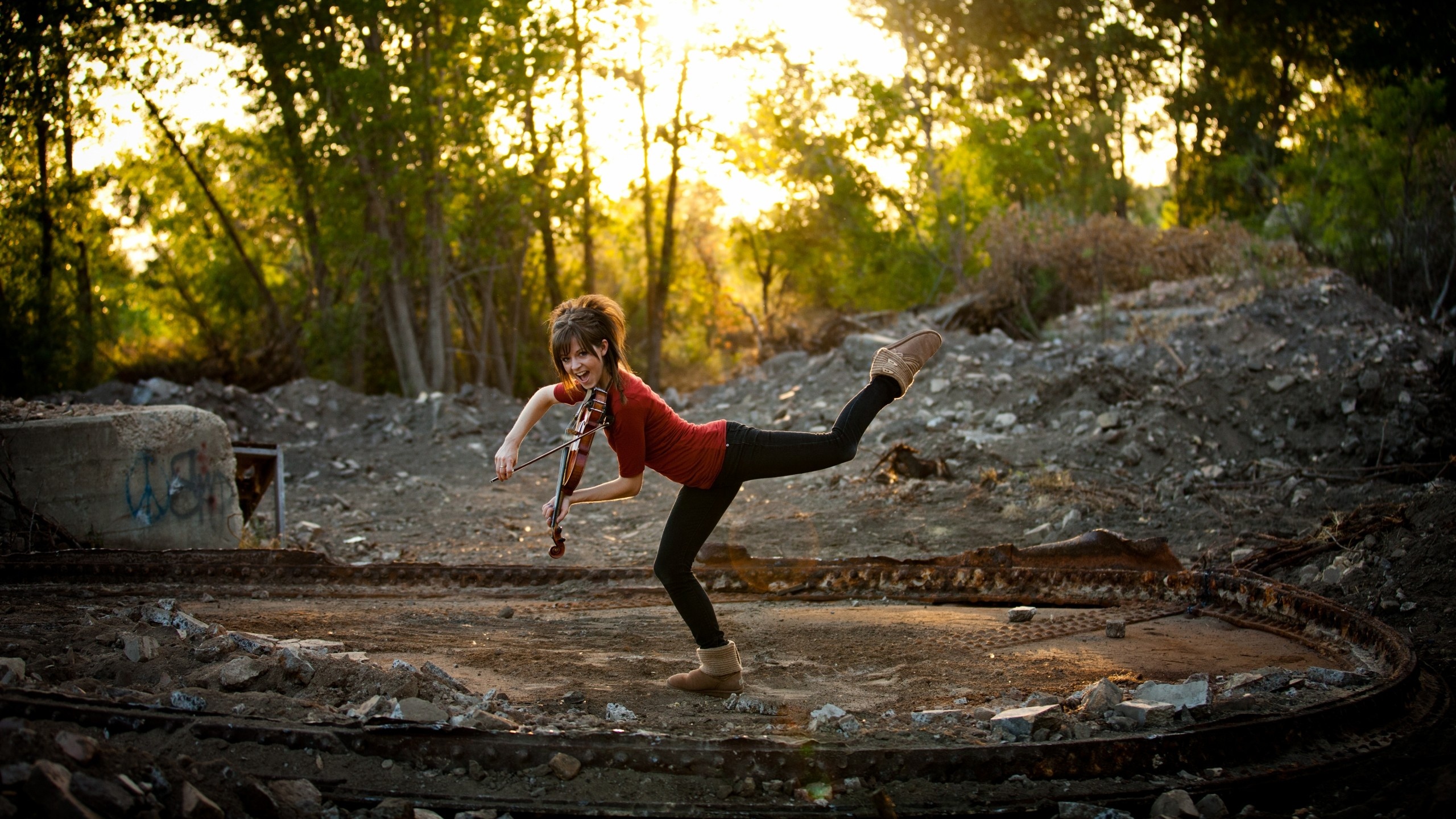 Lindsey Stirling, Musical prodigy, Expressive instrumentals, Soulful melodies, 2560x1440 HD Desktop