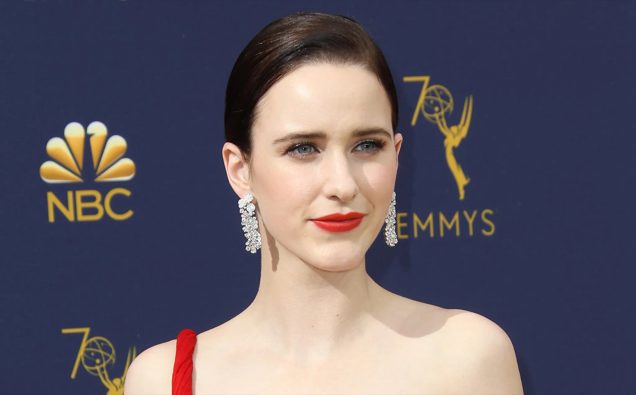 Rachel Brosnahan, Dating history, Current boyfriend, Celebrity relationships, 2050x1280 HD Desktop