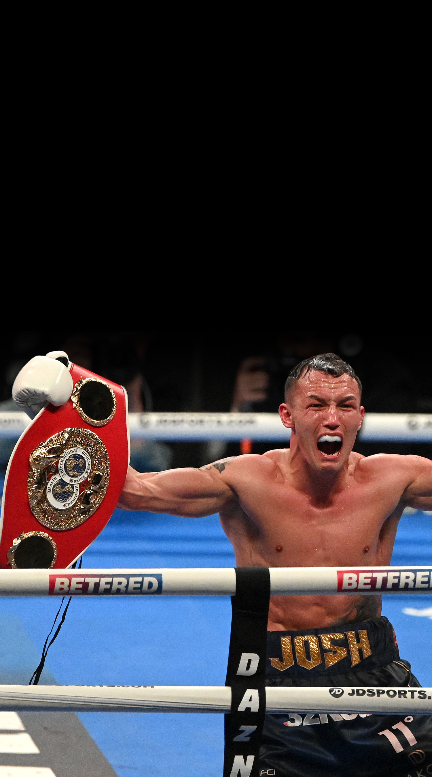 Josh Warrington, Rival with broken face, Brutal battle, Fight aftermath, 1500x2700 HD Phone