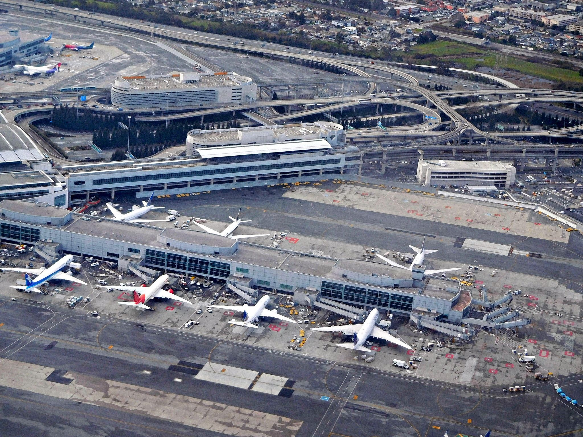 San Francisco International Airport, SFO overview, 2050x1540 HD Desktop