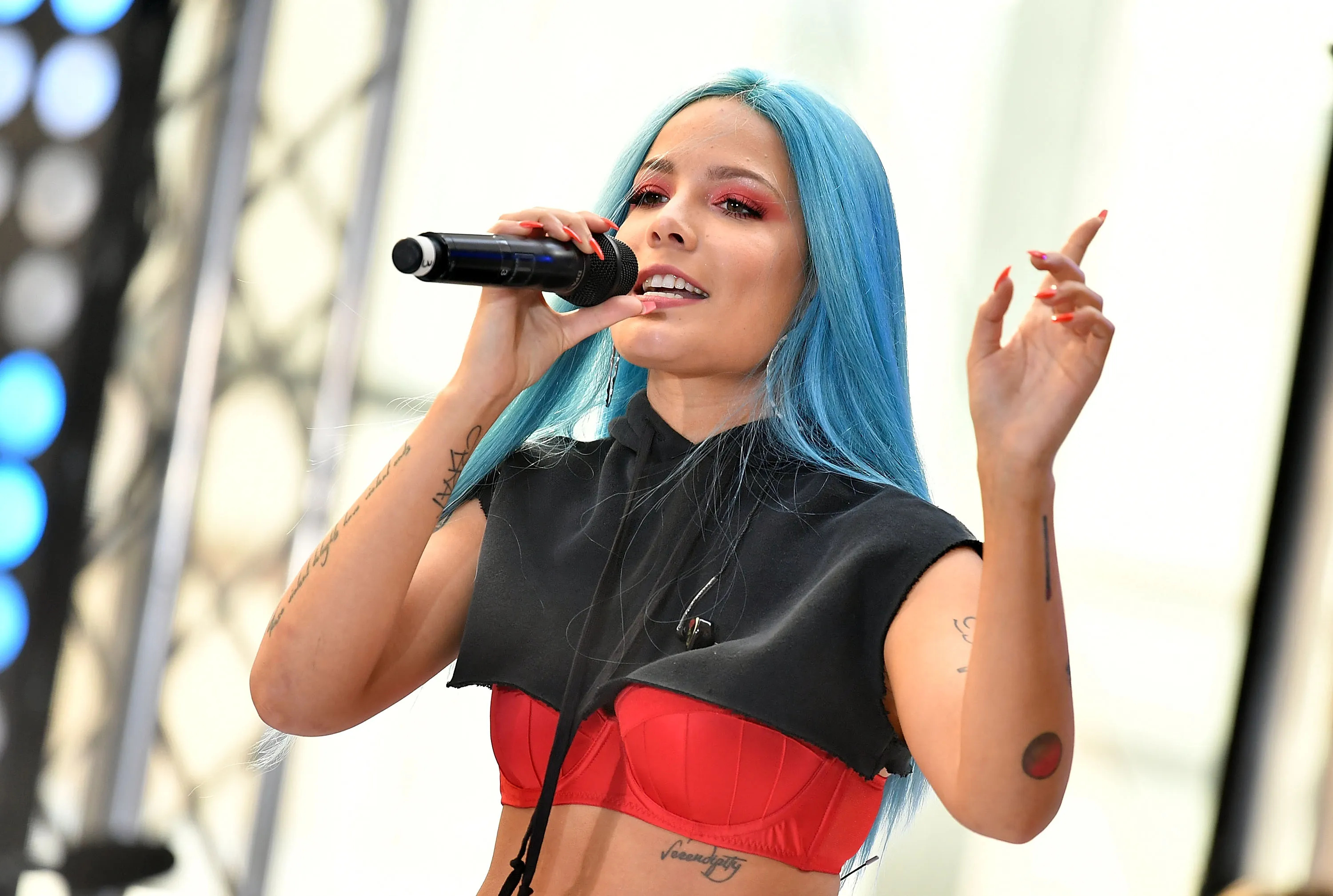 Halsey, Chart-topping success, Music industry spotlight, Pop sensation, 3000x2020 HD Desktop