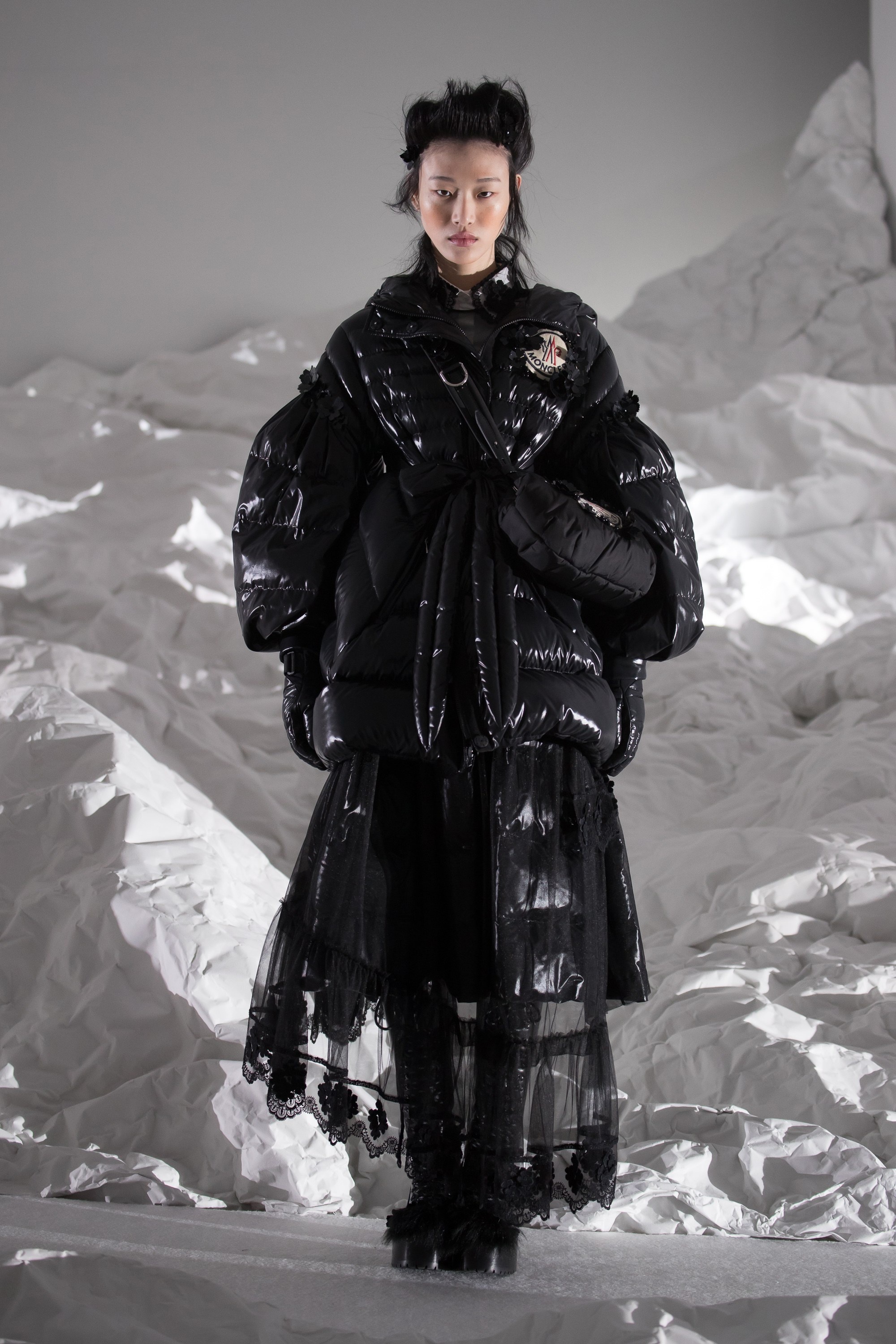 Simone Rocha, Moncler collaboration, Fall 2018, Ready-to-wear fashion, 2000x3000 HD Phone