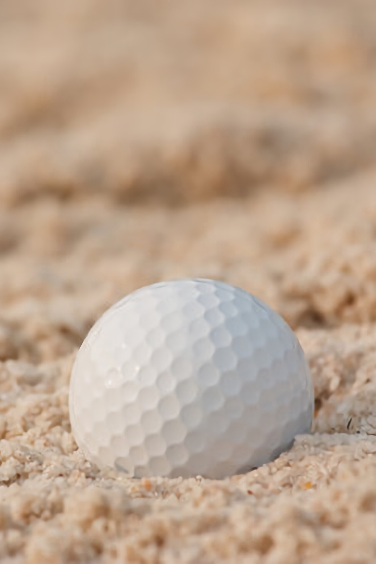 Beach Golf, Oceanfront golf course, Sand traps, Unforgettable experience, 1280x1920 HD Phone