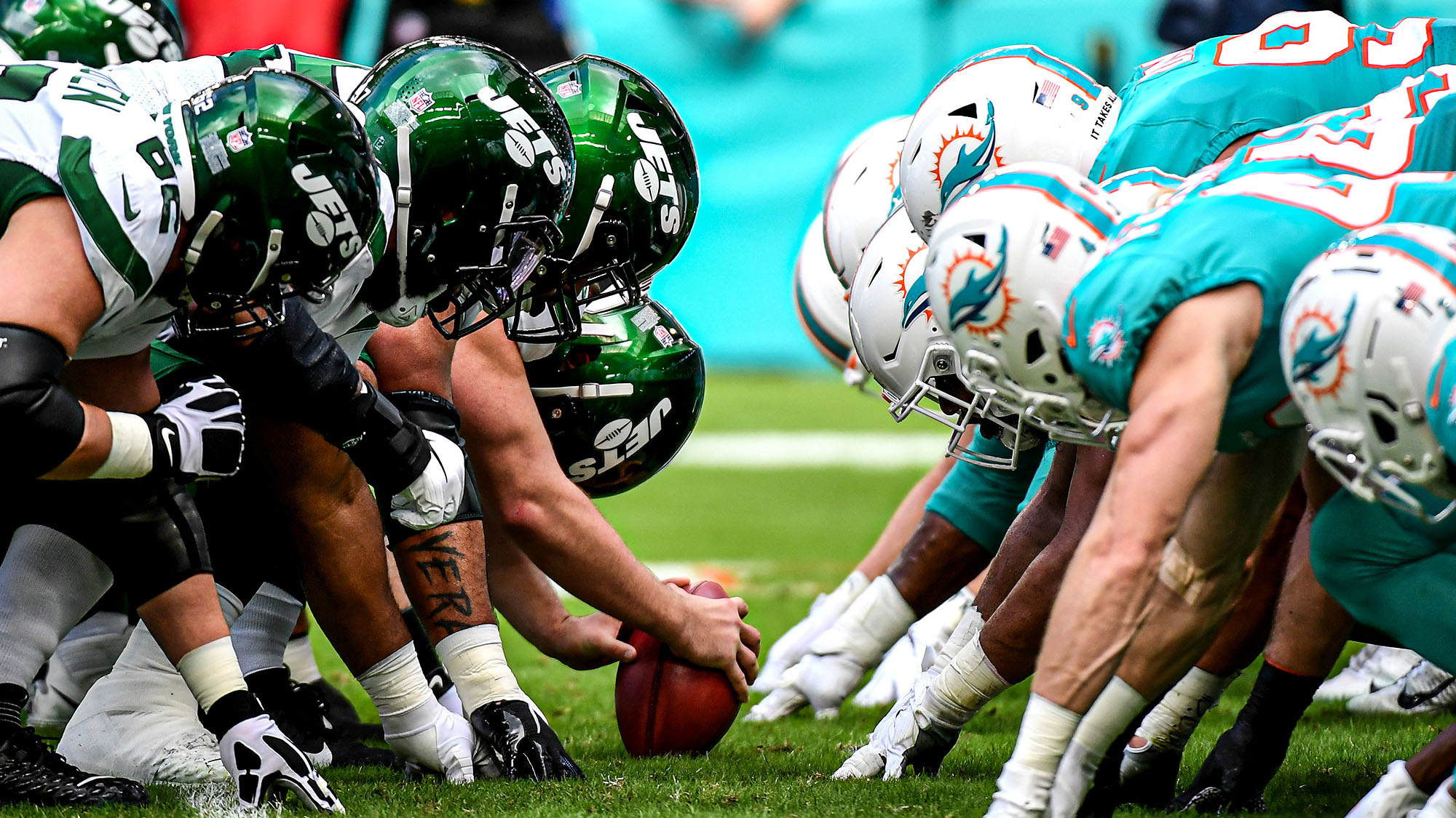 New York Jets vs Miami Dolphins, New York Jets Wallpaper, 2000x1130 HD Desktop