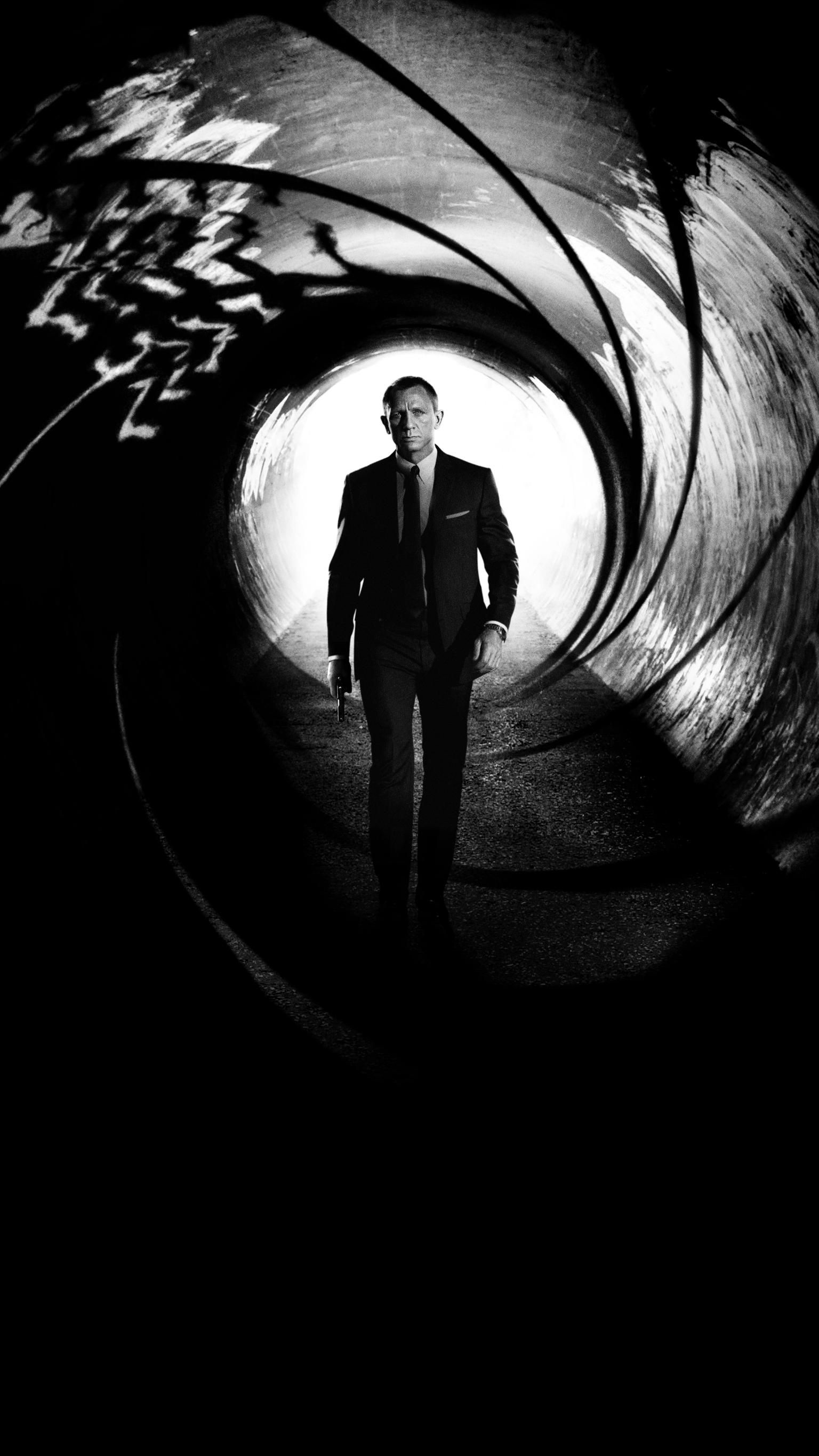 Skyfall, Daniel Craig Wallpaper, 1540x2740 HD Phone