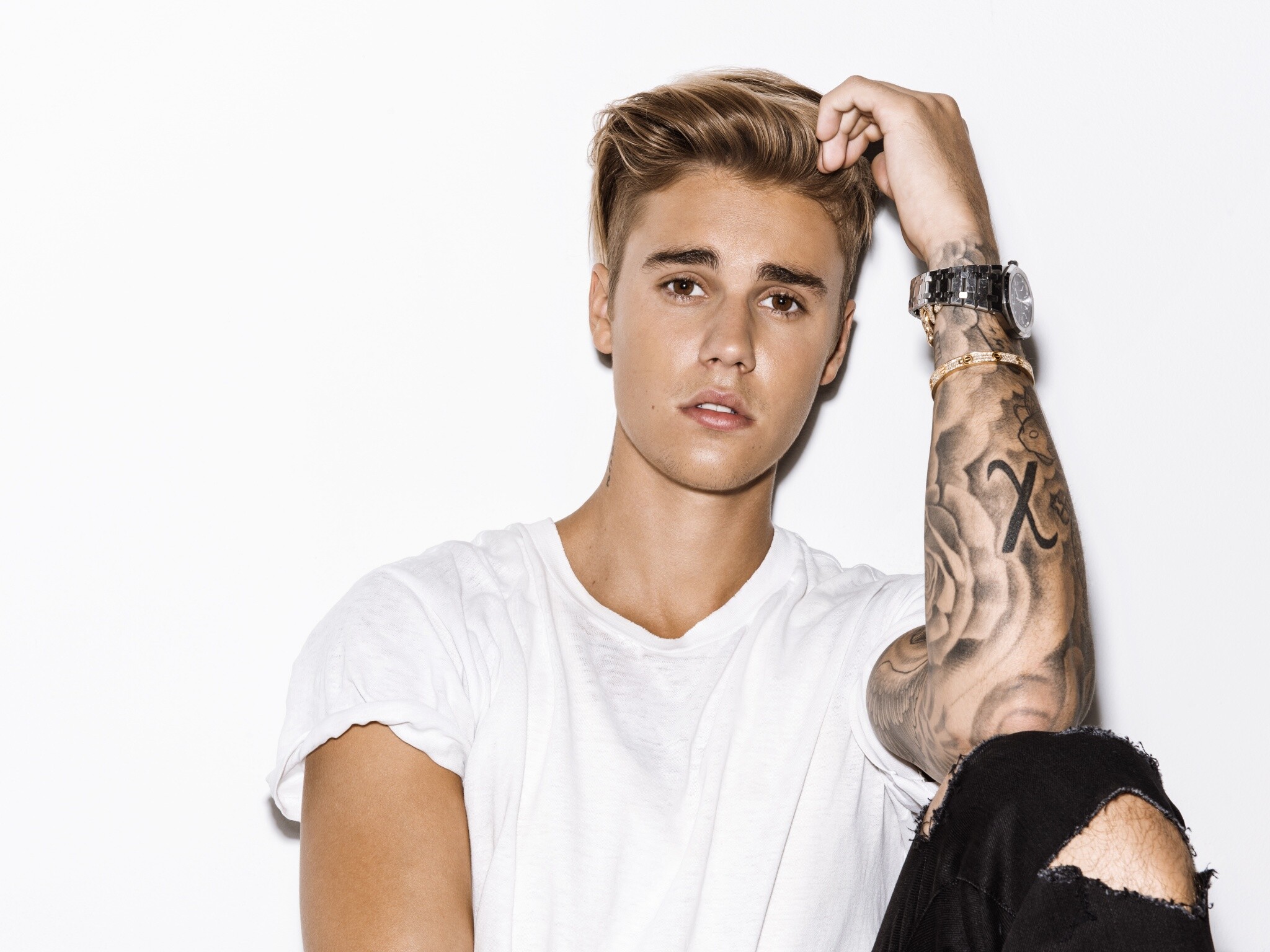 Justin Bieber wallpaper 4K, Pop singer, White background, Music enthusiasts, 2050x1540 HD Desktop