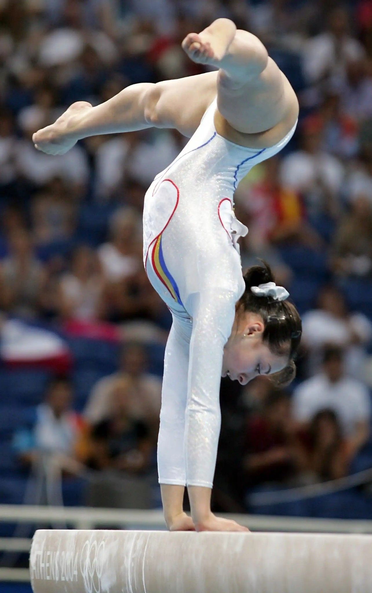 Catalina Ponor, Acrobatic Gymnastics Wallpaper, 1290x2050 HD Phone