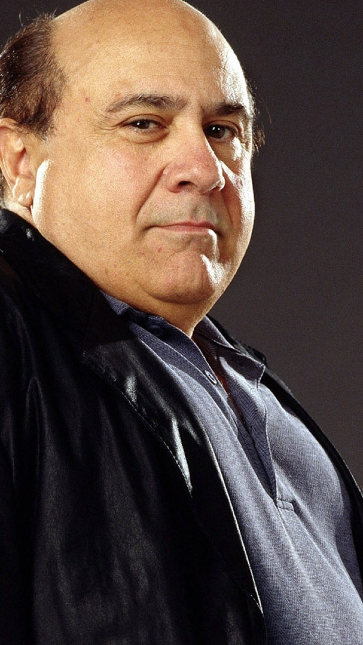 Danny DeVito, Iconic actor, Charming personality, Stunning visuals, 1250x2210 HD Phone