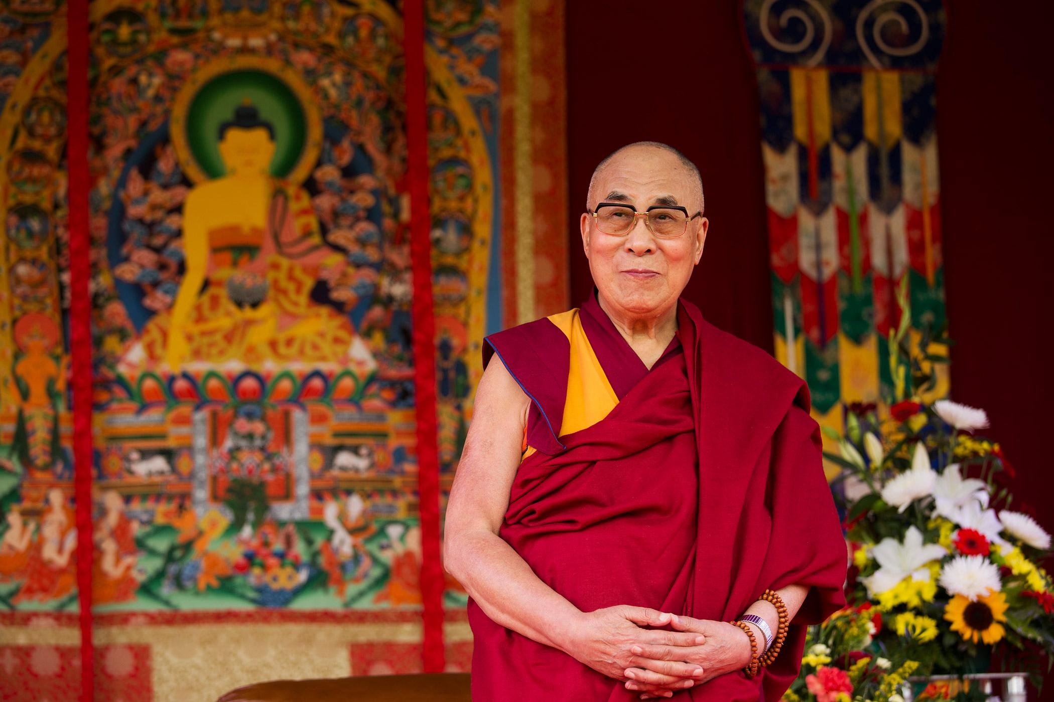 Dalai Lama, Celeb spiritual leader, Peace advocate, Wallpaper, 2100x1400 HD Desktop