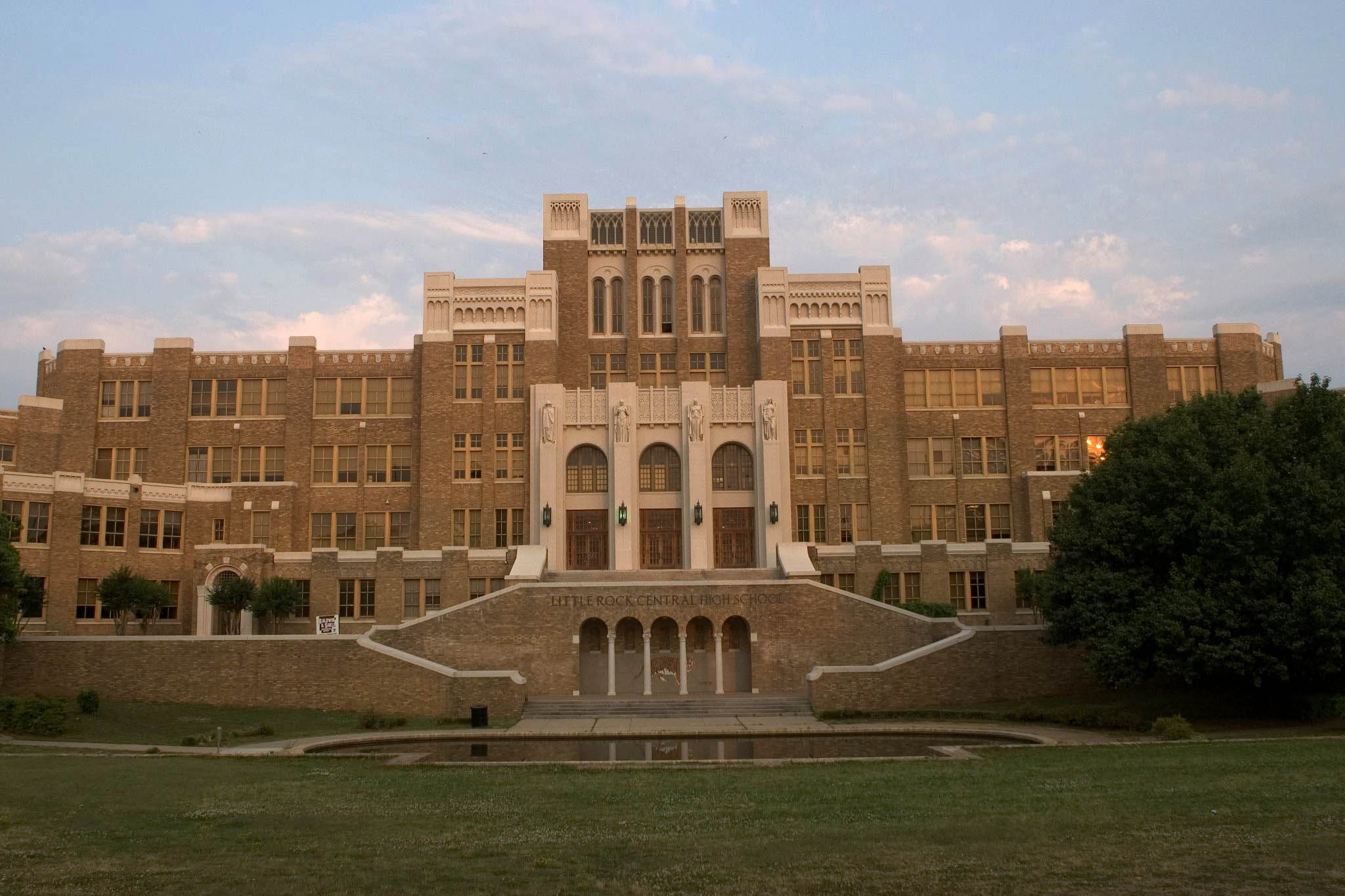 Little Rock Central High School, Cultural landscape, National Park Service, Historic landmark, 2050x1370 HD Desktop