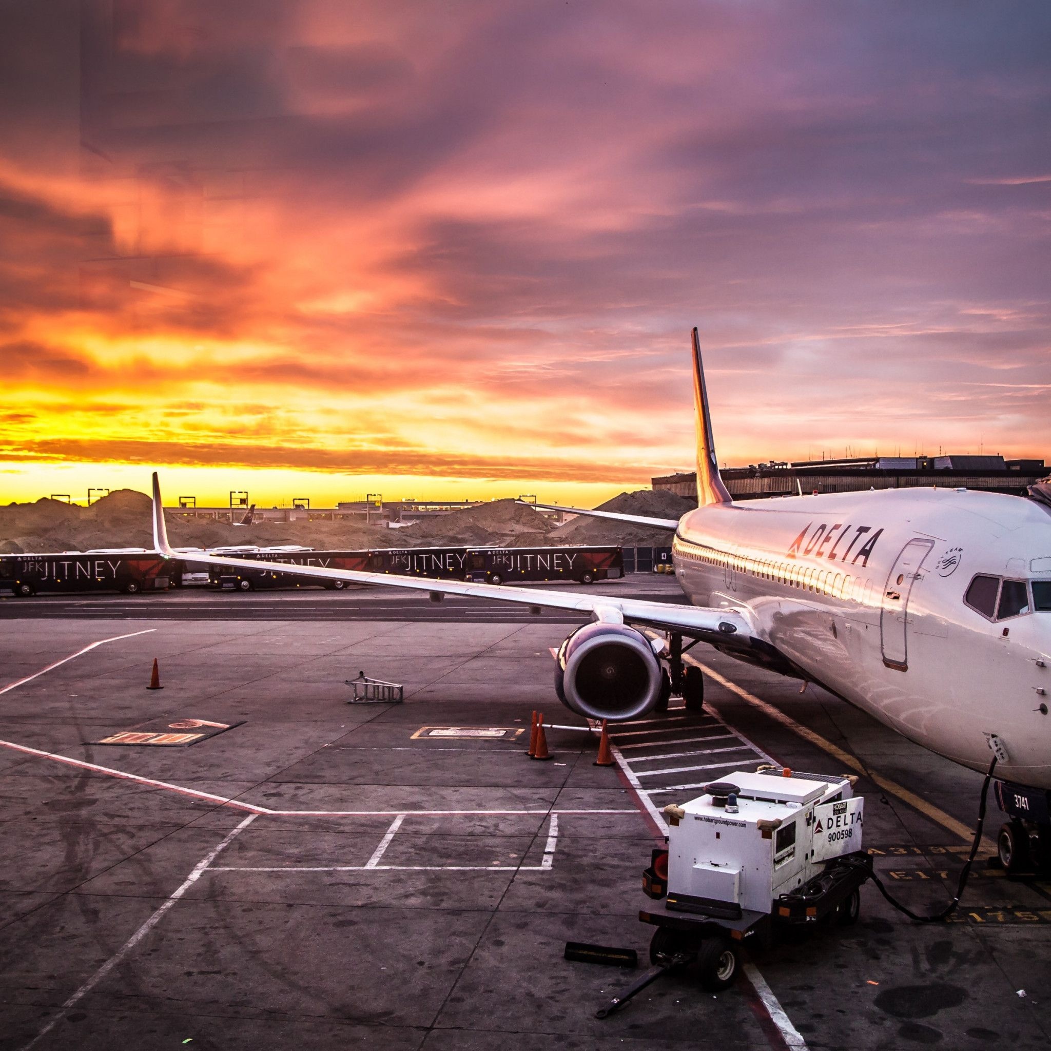 Delta Air Lines, JFK Airport, Top free, Backgrounds, 2050x2050 HD Phone