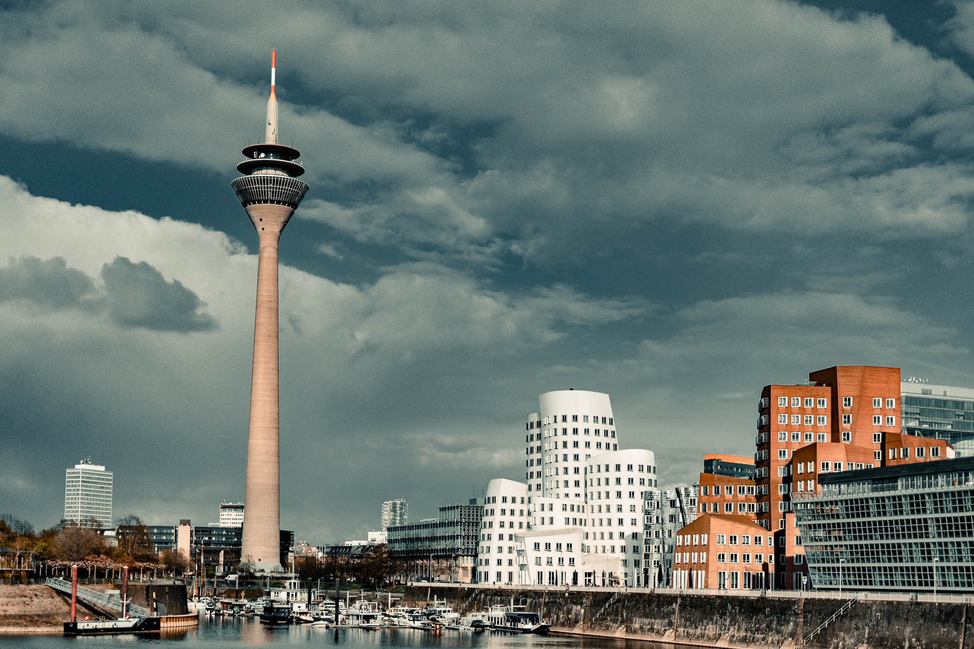 Dusseldorf Skyline, Medienhafen, German city, Modern architecture, 2000x1340 HD Desktop