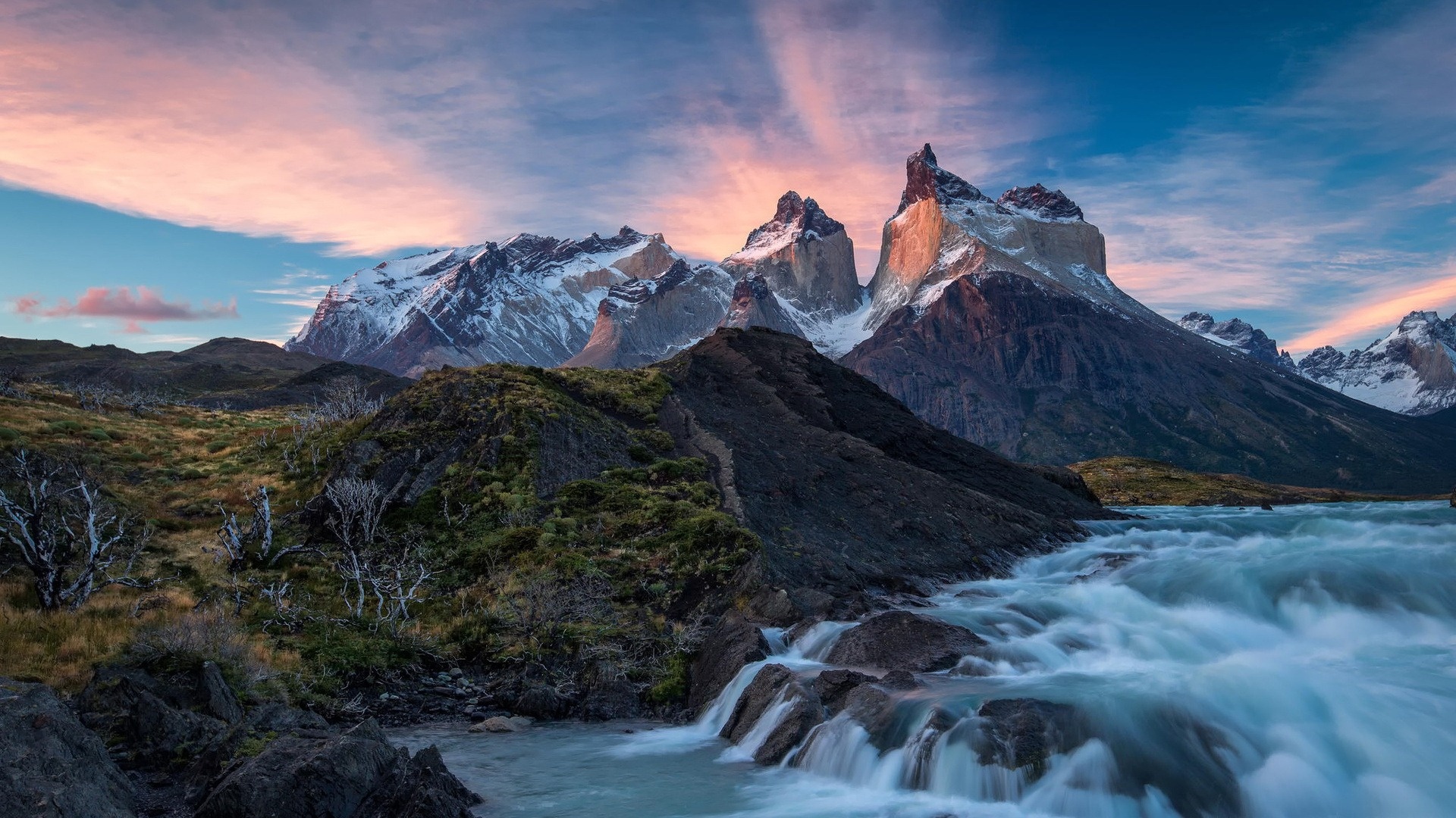 Trekking base Torres del Paine, Patagonia, 1920x1080 Full HD Desktop