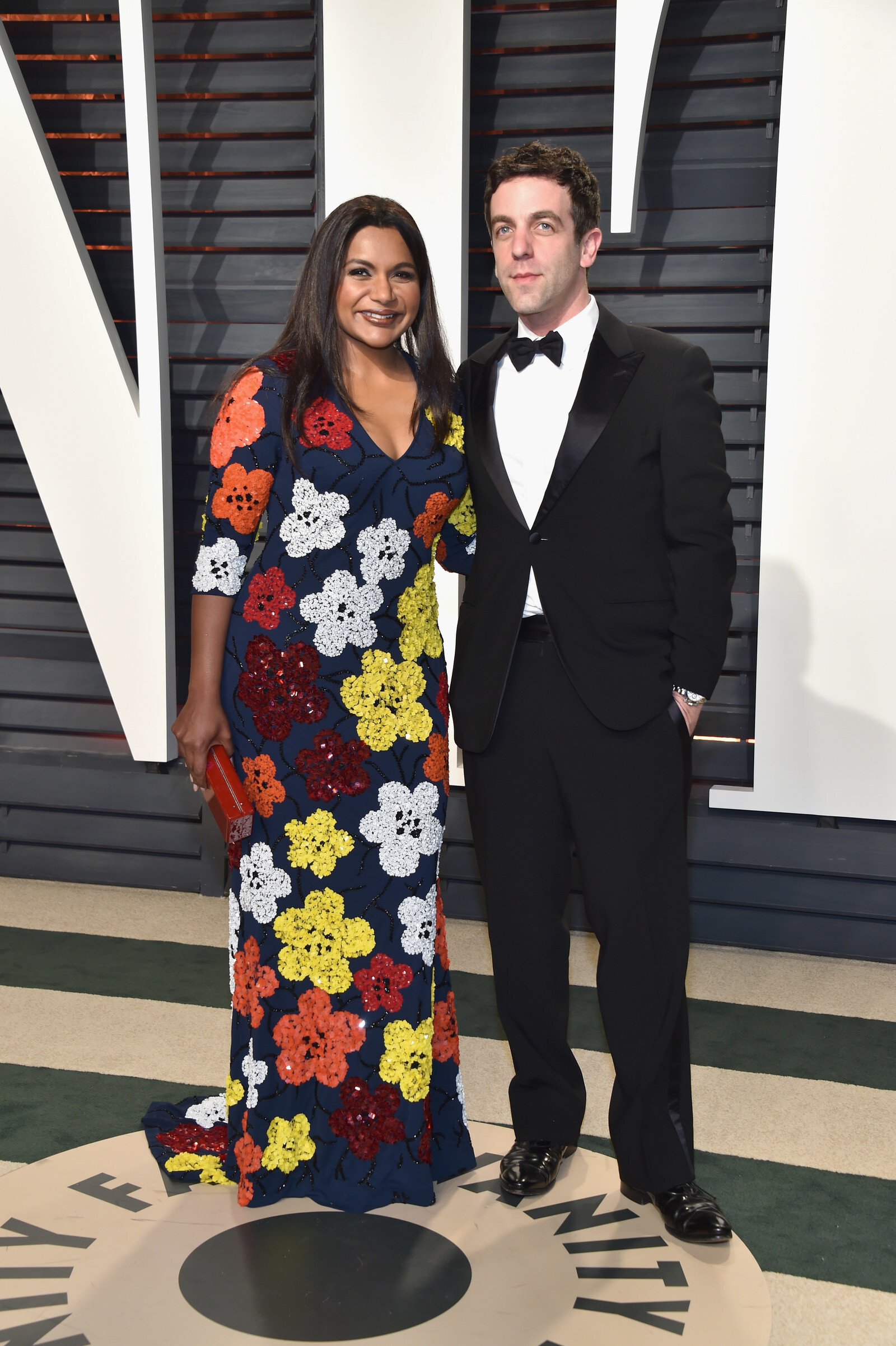 Mindy Kaling, Vanity Fair Oscars, Party together again, 1600x2410 HD Phone