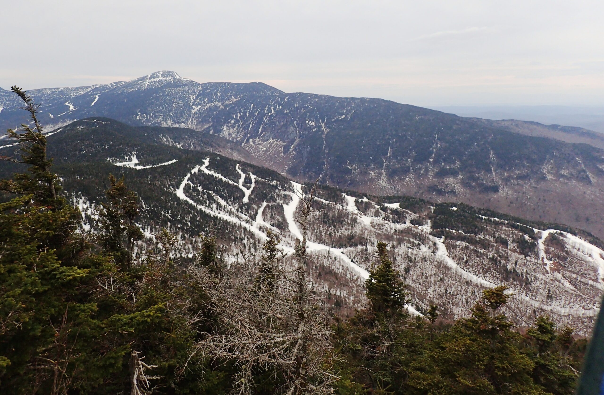 Smugglers' Notch, Hugh's views, Scenic beauty, Vermont charm, 2560x1680 HD Desktop