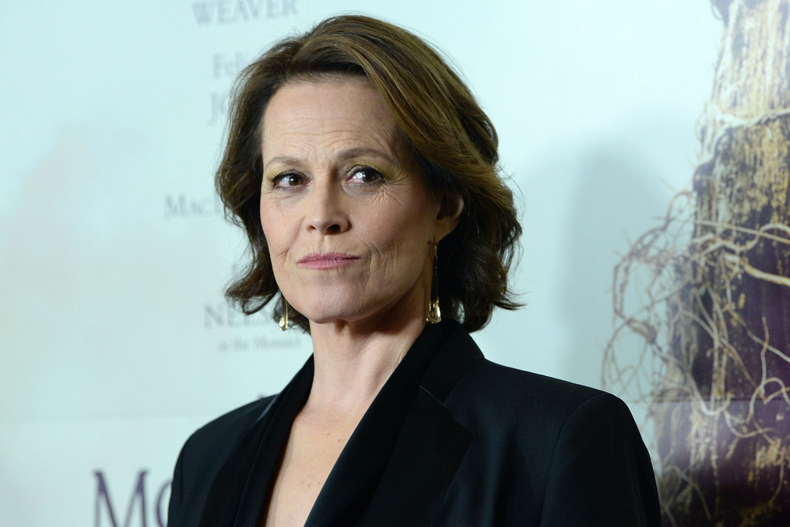 Sigourney Weaver, High definition, Timeless elegance, Hollywood star, 2540x1690 HD Desktop