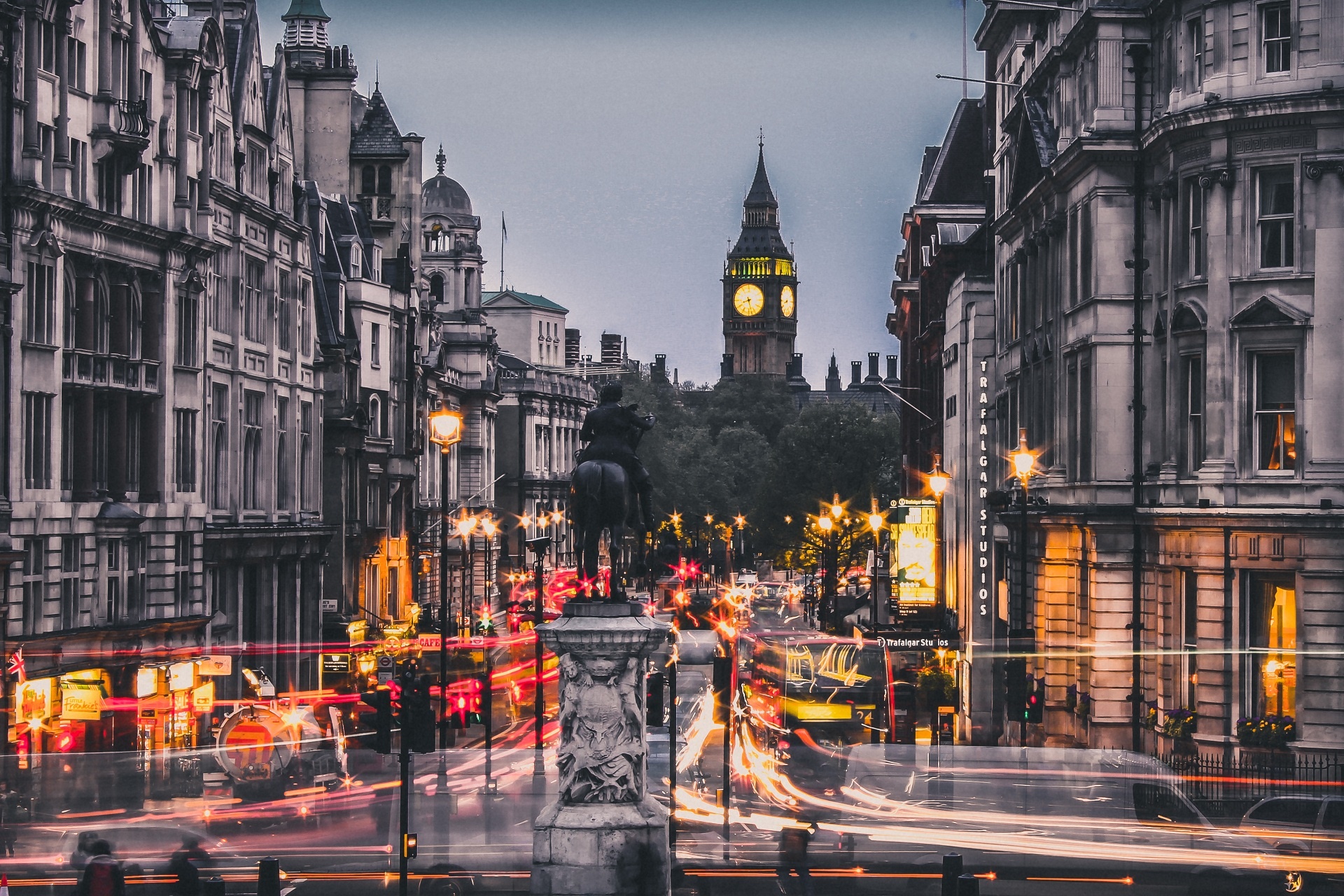 Trafalgar Square, Impressive square, Striking imagery, Sarah Peltier's collection, 1920x1280 HD Desktop