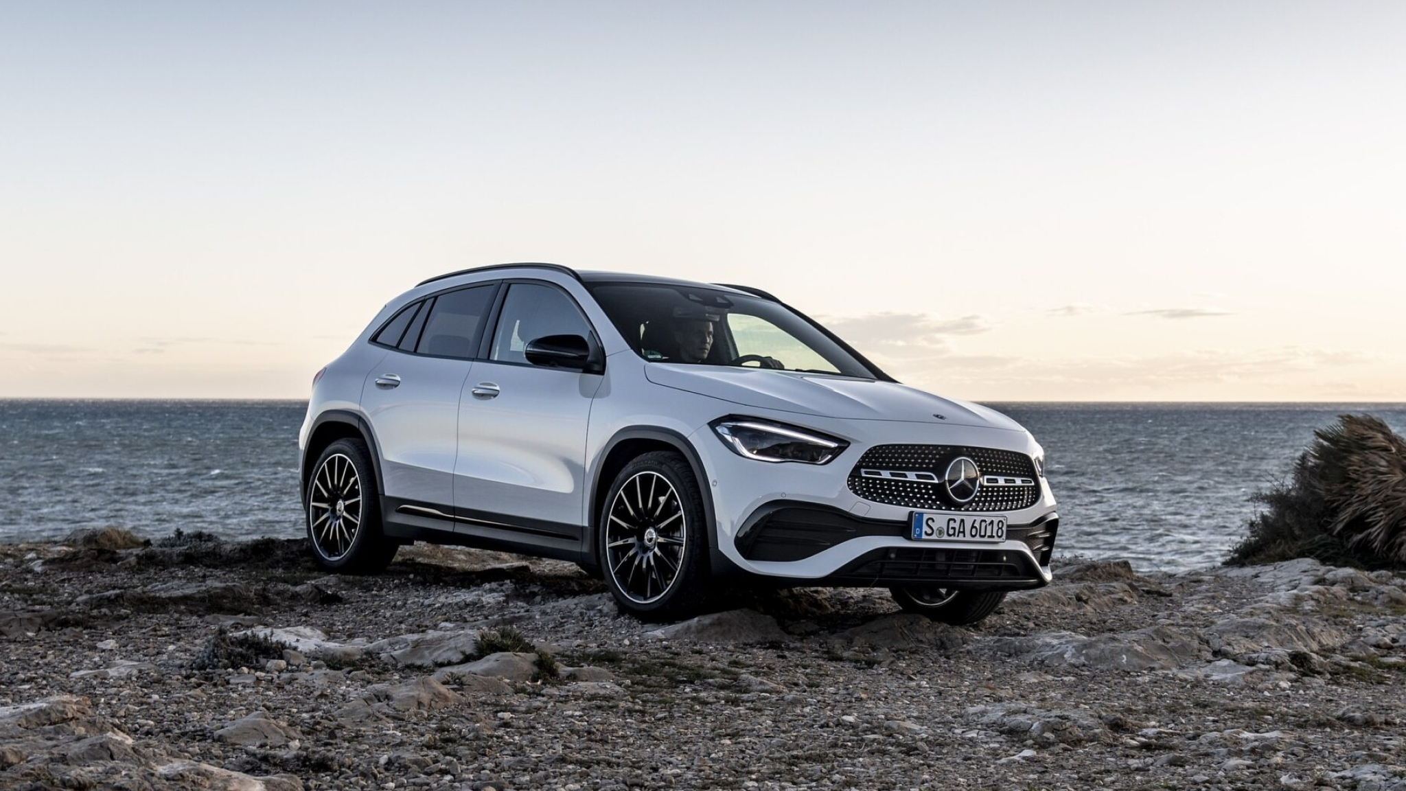 Mercedes-Benz GLA, Chapo Car Rental, Expertise, Premium Vehicle, 2050x1160 HD Desktop