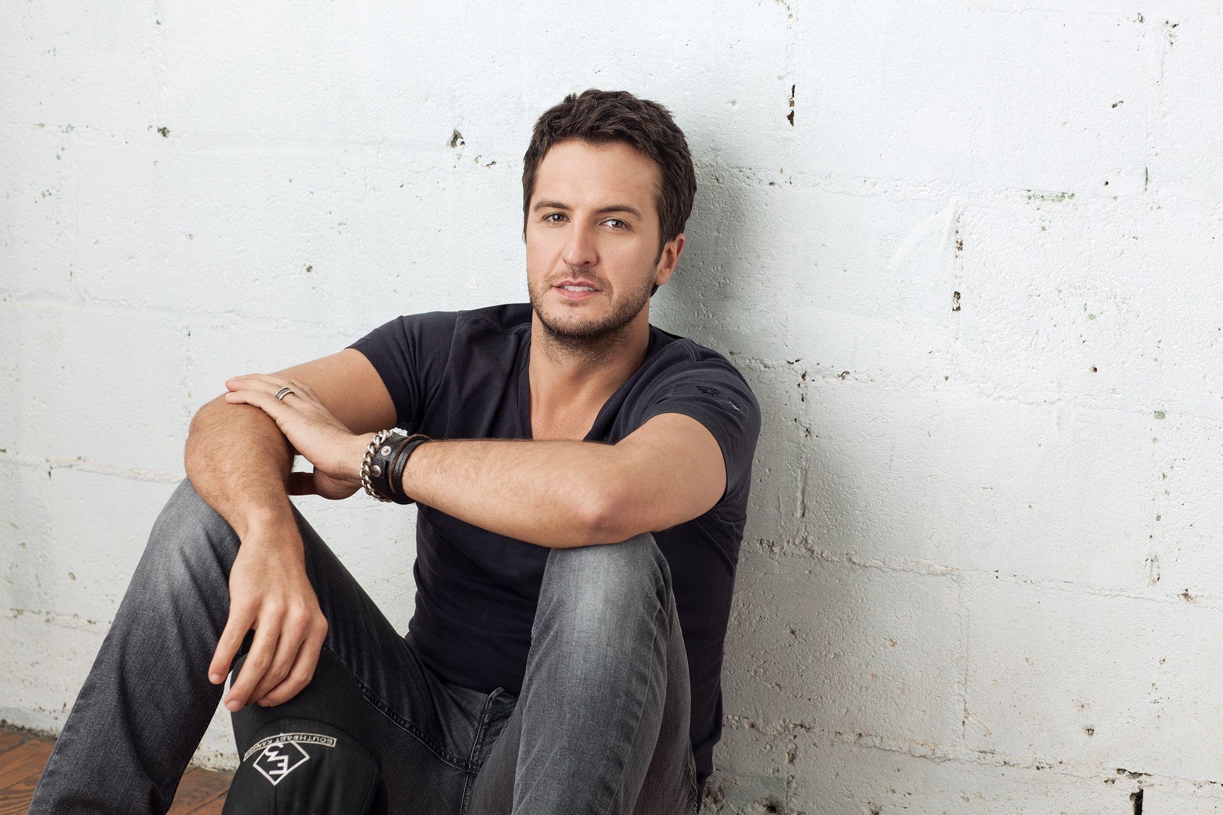 Luke Bryan, Background, Posted by Sarah Peltier, 2400x1600 HD Desktop