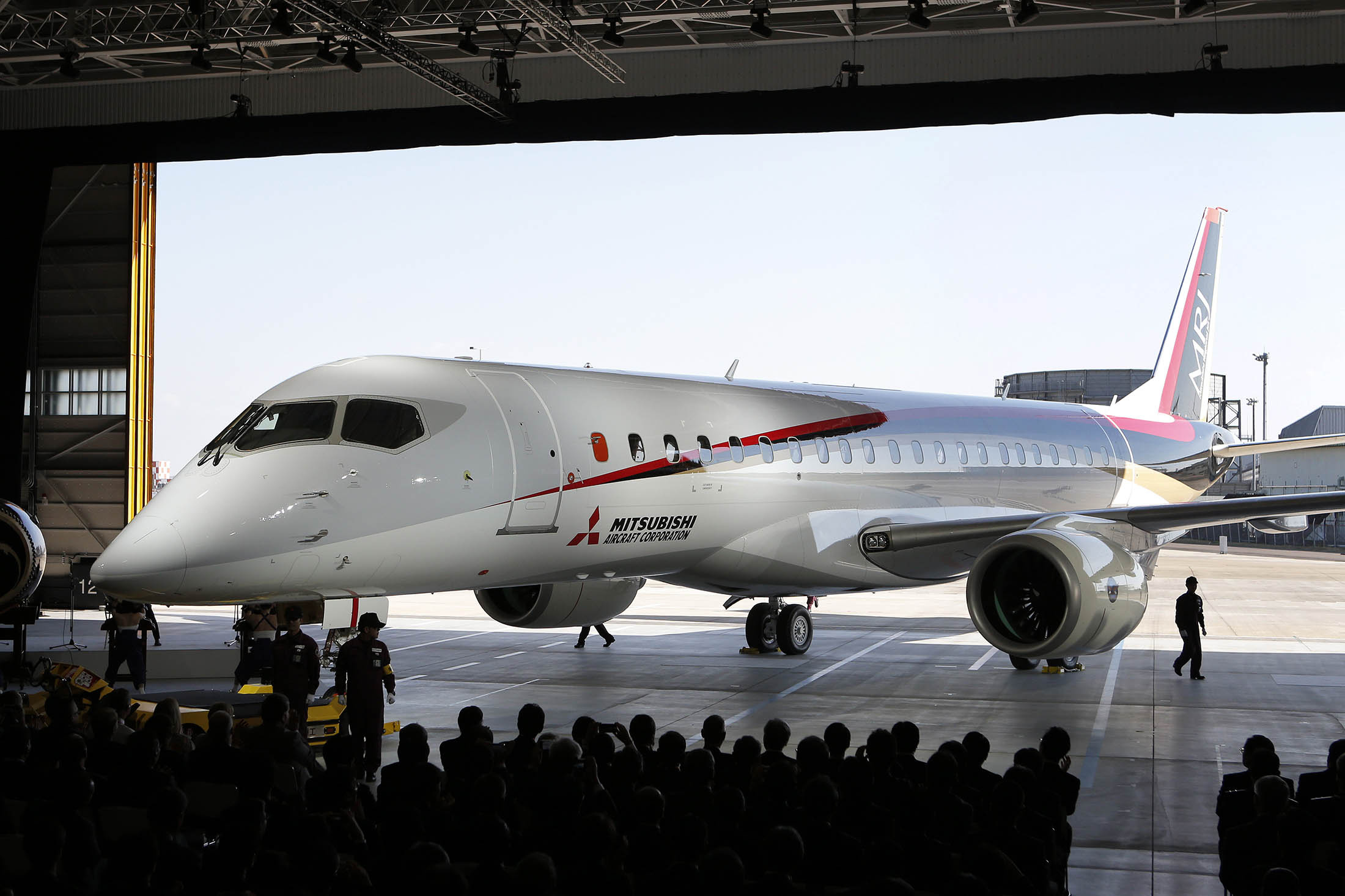 Mitsubishi Aircraft, Japan investment, Mitsubishi jet, Bloomberg, 2200x1470 HD Desktop