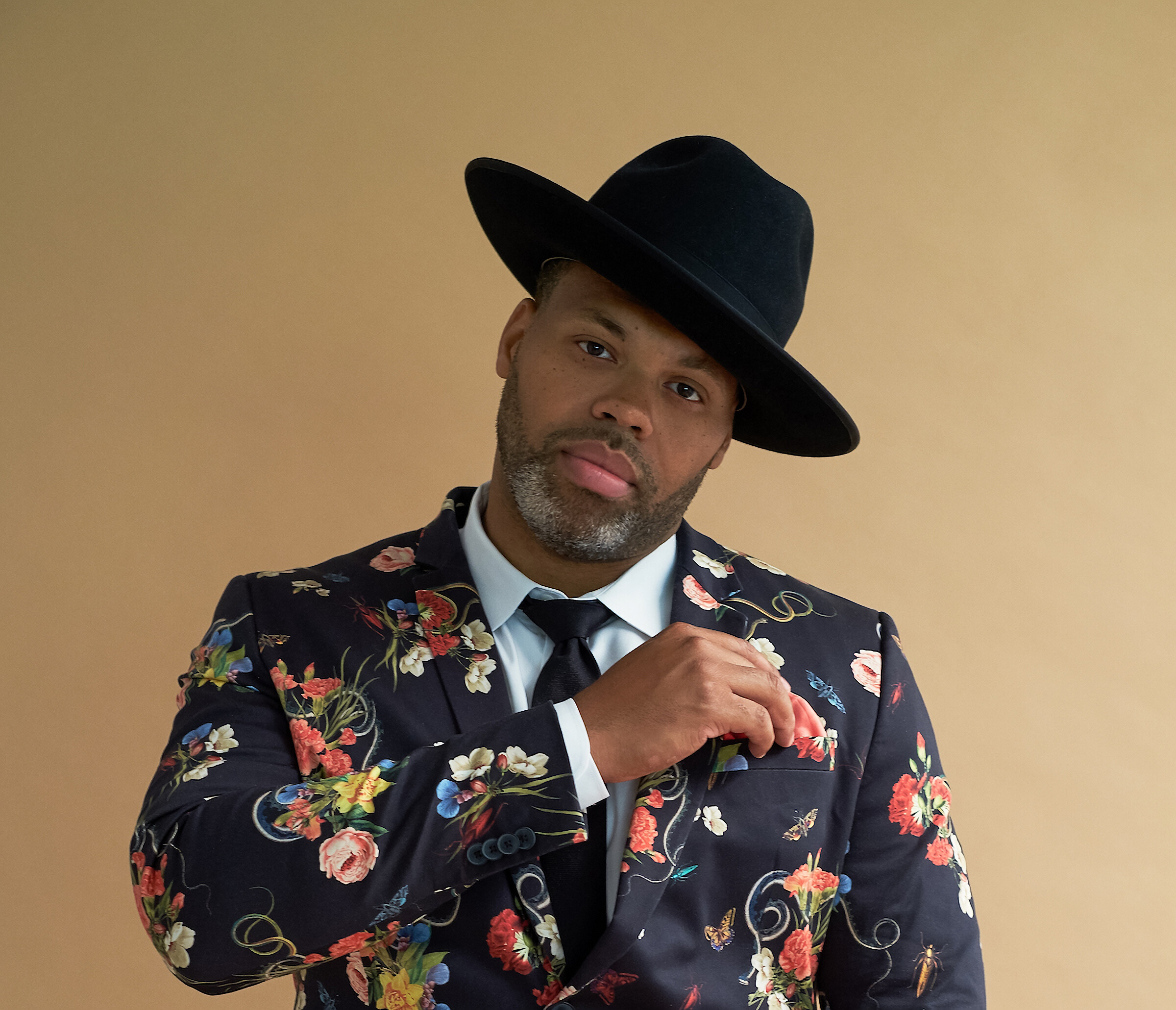 Eric Roberson, R&B sensation, Captivating melodies, Lyrics from the heart, 2400x2070 HD Desktop