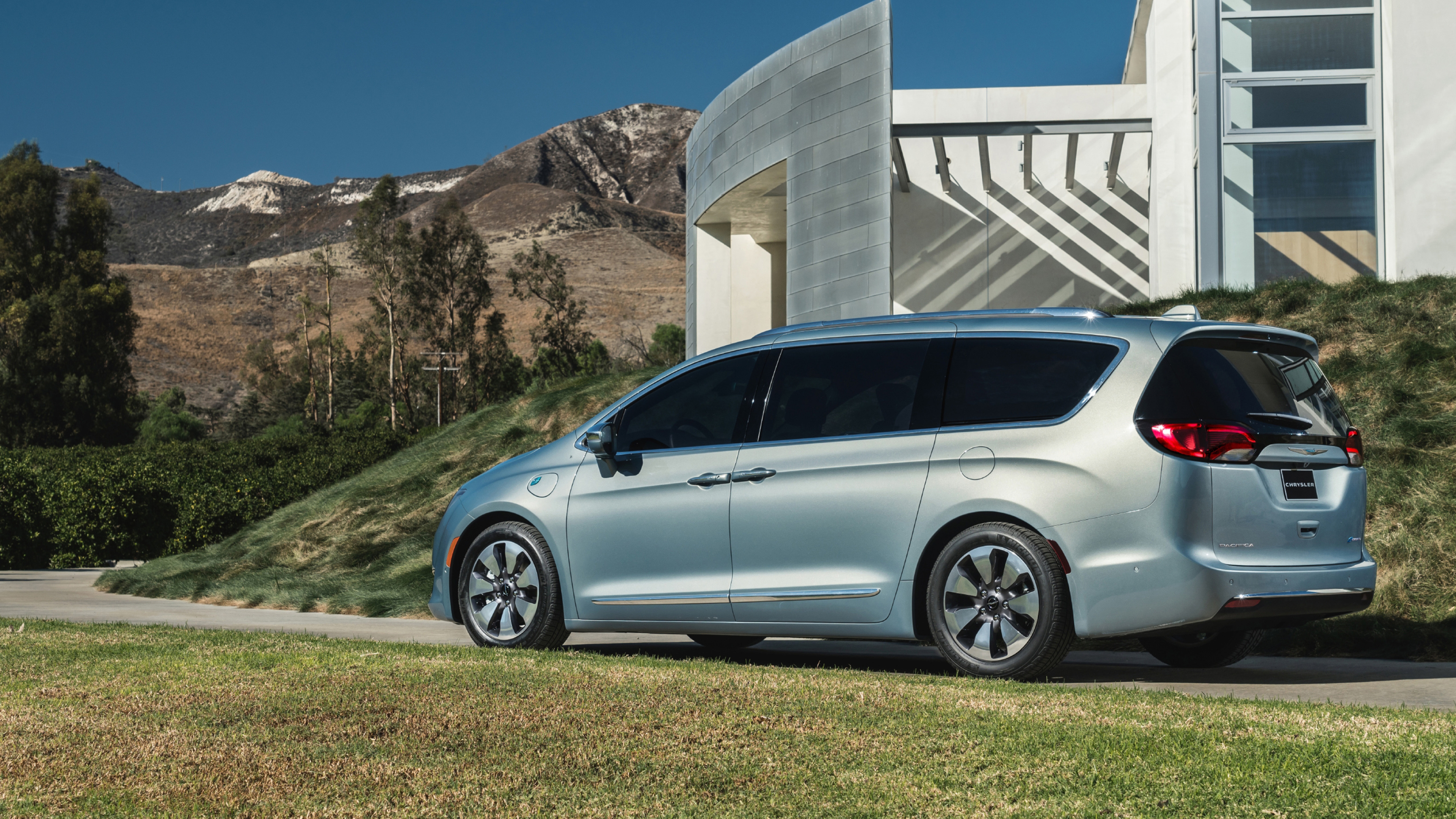 Chrysler Pacifica, Family-friendly, Hybrid technology, Versatile minivan, 3840x2160 4K Desktop