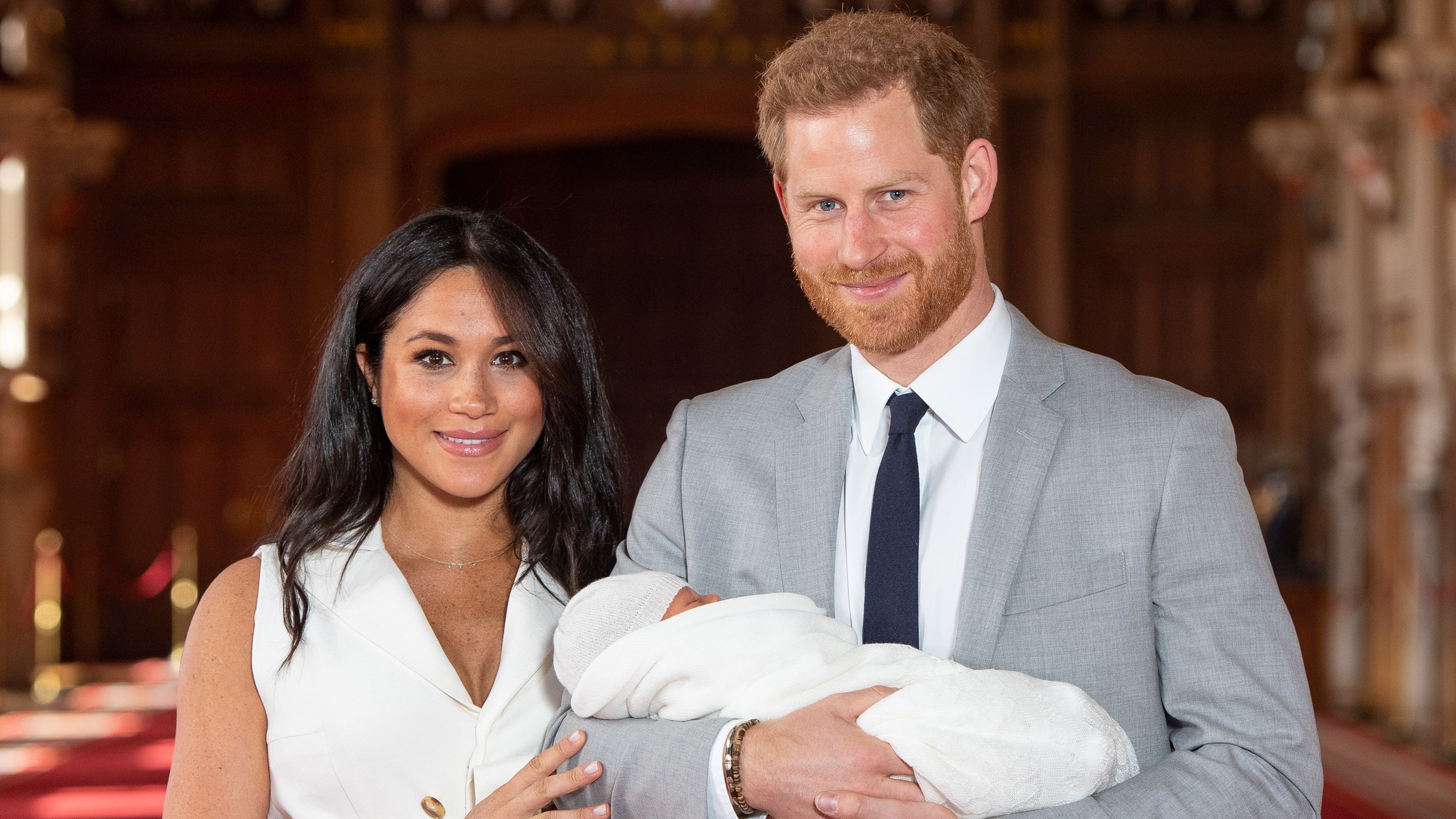 Son Archie, Meghan Markle Wallpaper, 2560x1440 HD Desktop