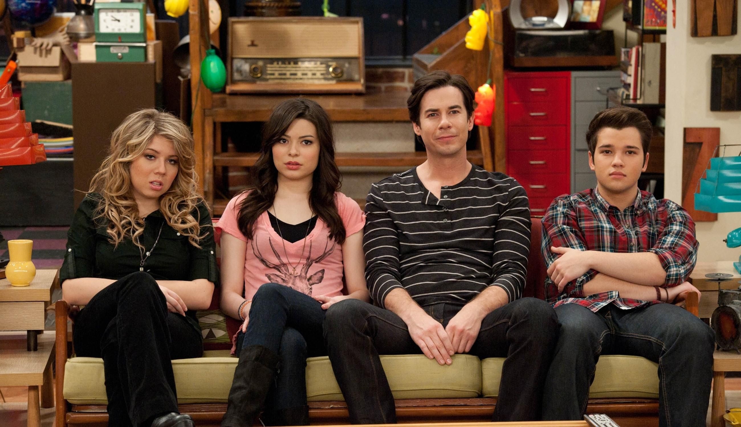 iCarly TV show, Teenage comedy, Web series, Carly Shay, 2600x1500 HD Desktop