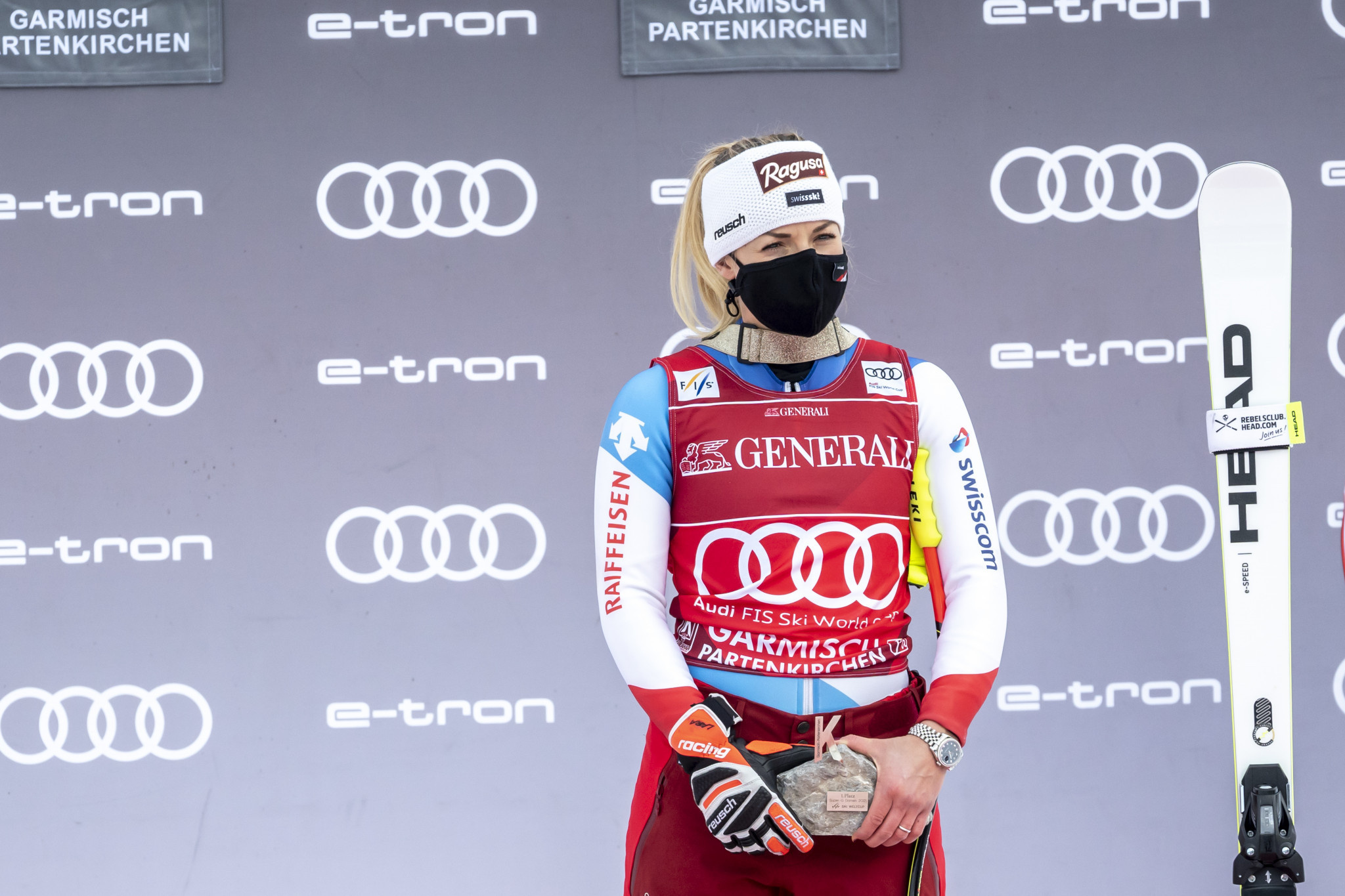 Lara Gut-Behrami, Super G dominance, Podium streak, World Cup triumph, 2050x1370 HD Desktop