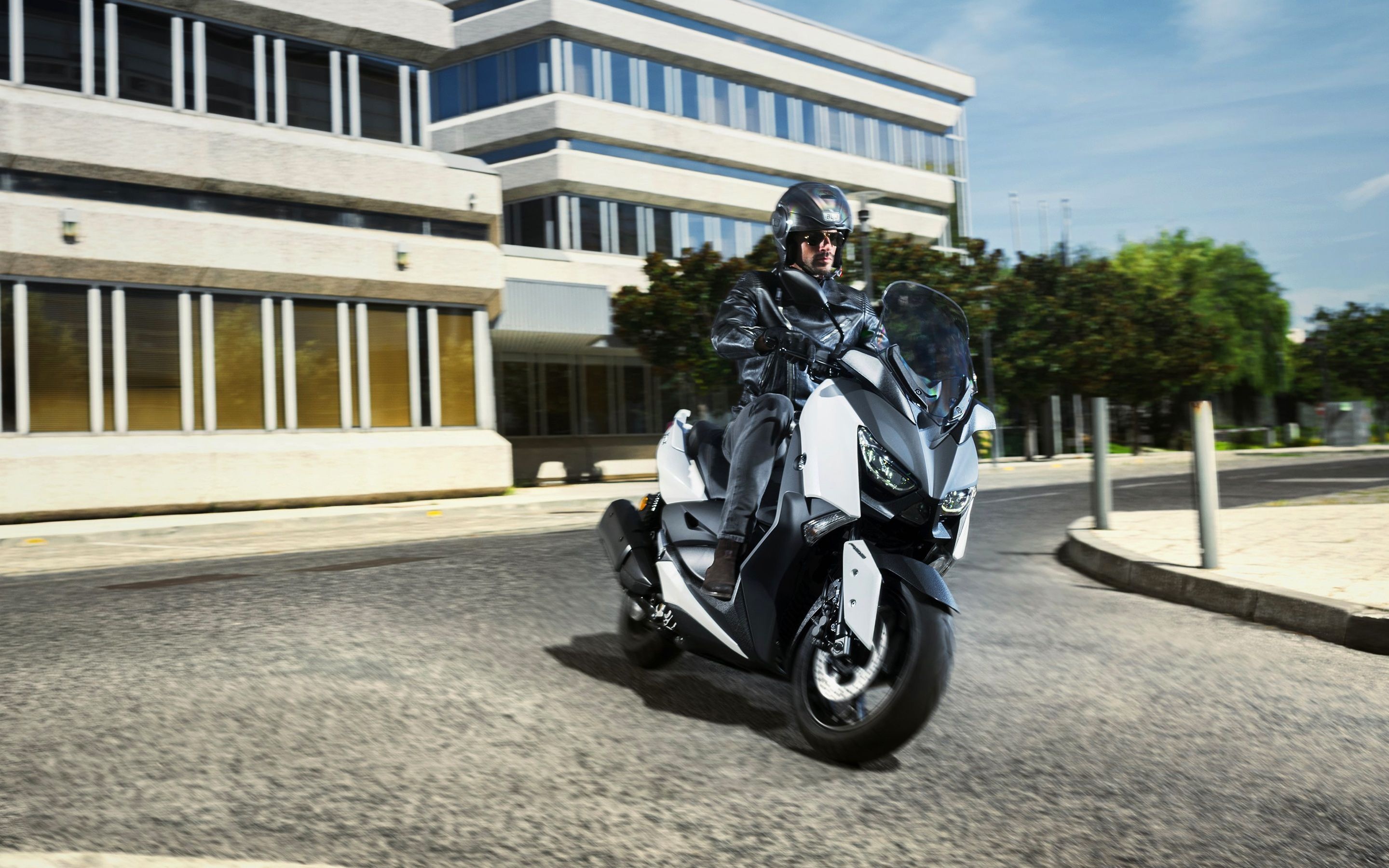 Yamaha TMAX, Auto elegance, Sleek design, Urban adventure, 2880x1800 HD Desktop