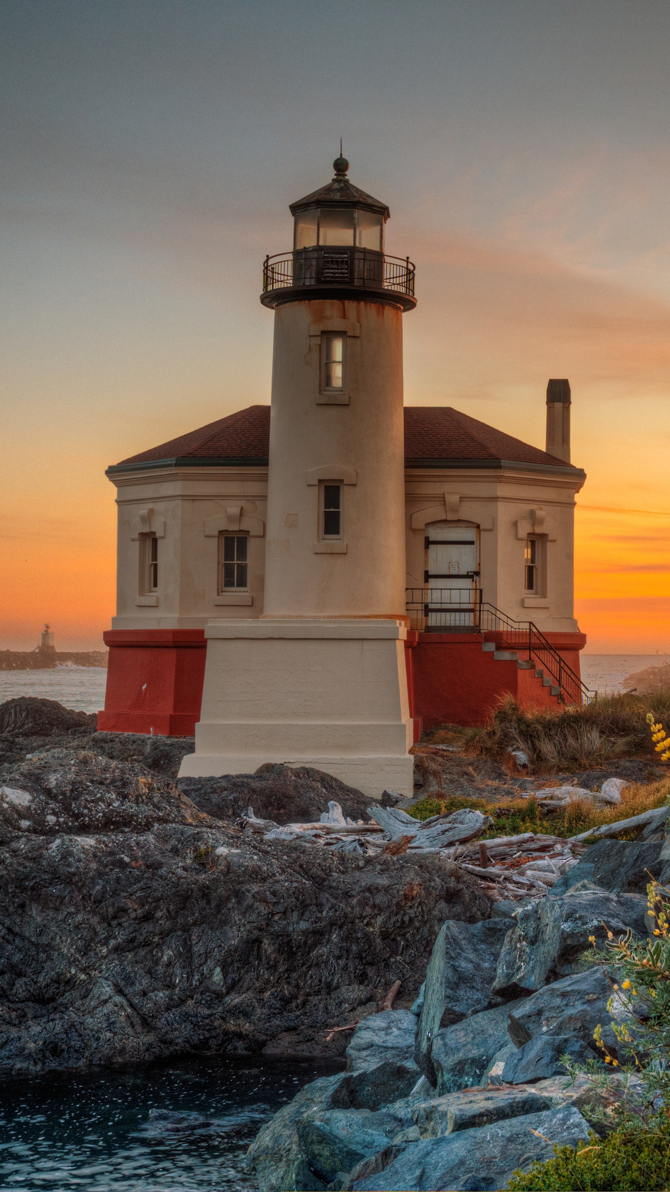 Coquille River Light, Lighthouses Wallpaper, 2160x3840 4K Phone