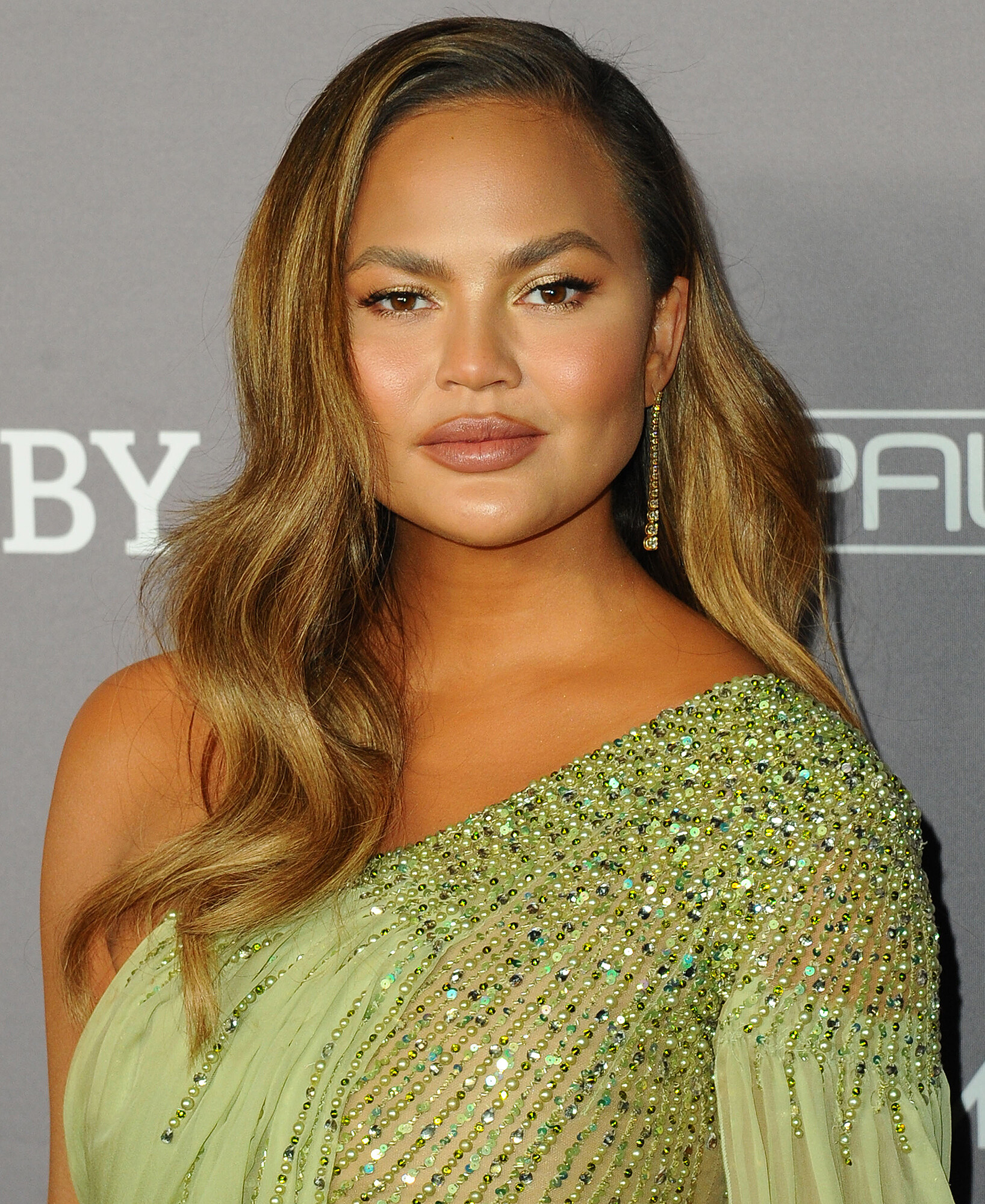 Chrissy Teigen, Celebs, Overcoming struggles, Resilience, 1640x2000 HD Phone