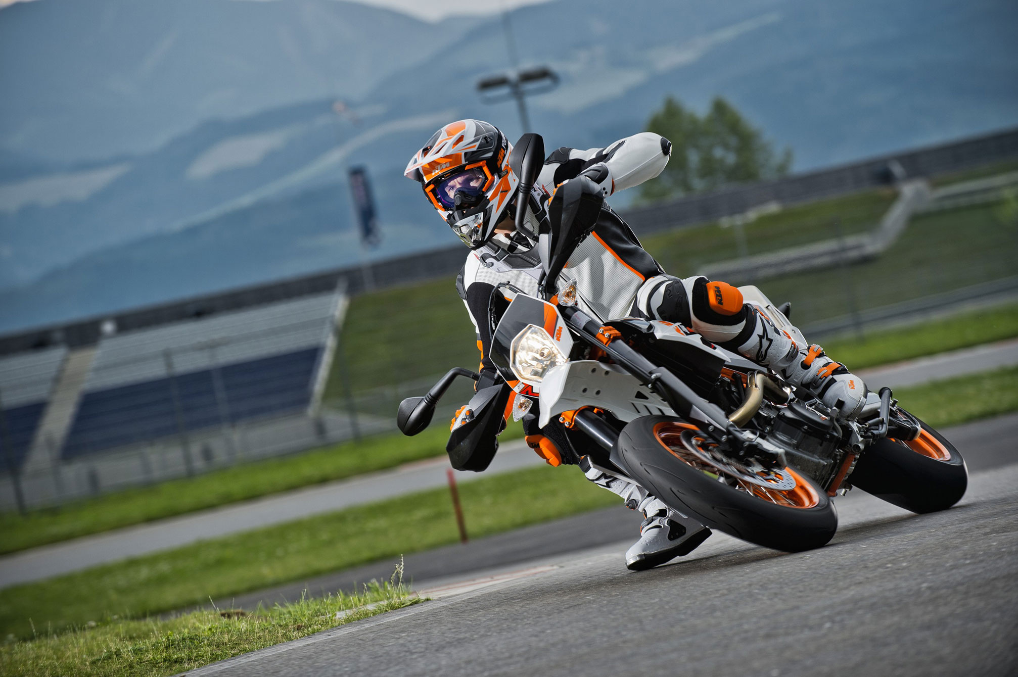 2014 Model, KTM 690 SMC Wallpaper, 2020x1340 HD Desktop