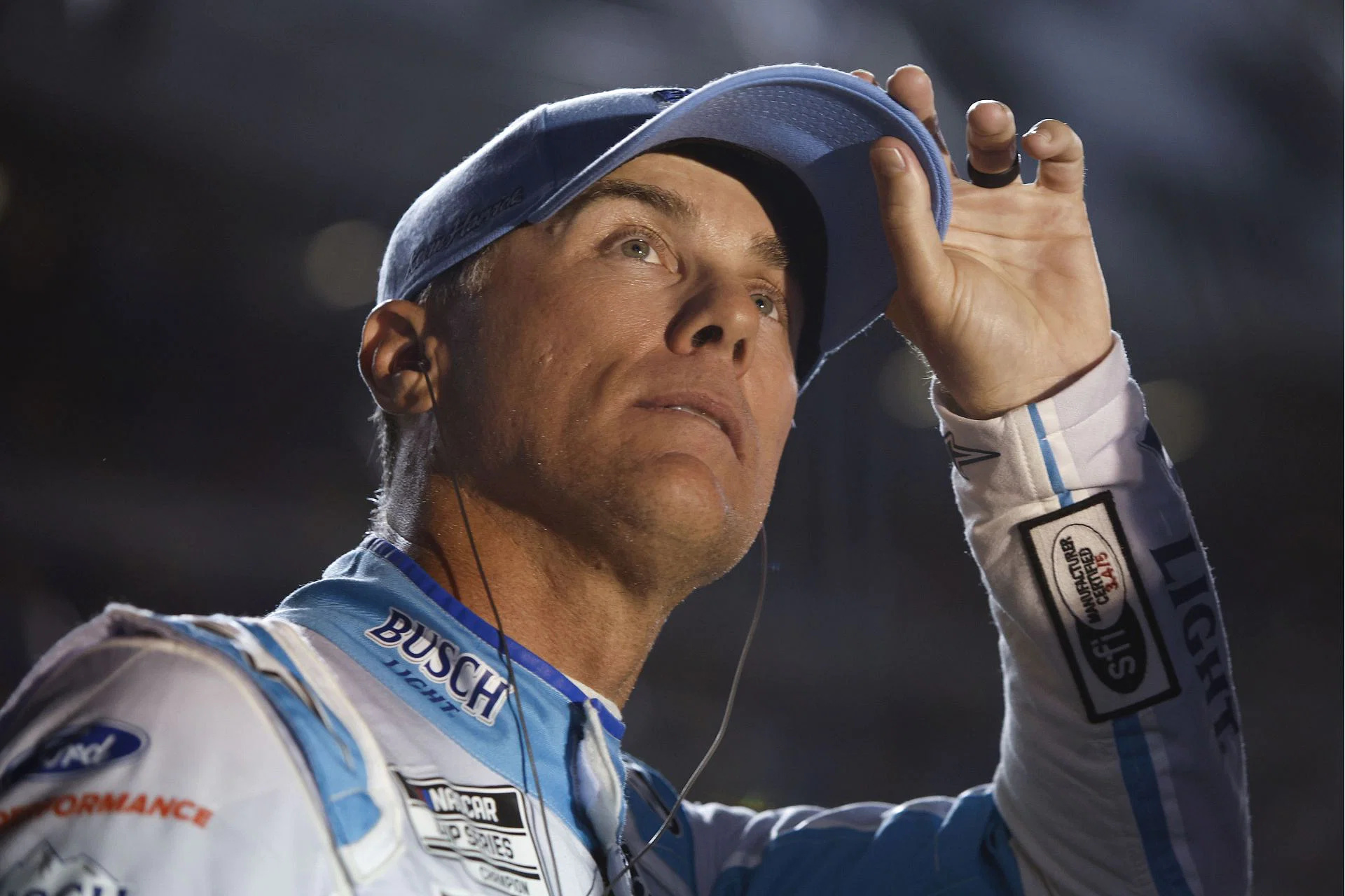 Kevin Harvick, Charismatic demeanor, Popular personality, Racing edge, 1920x1280 HD Desktop