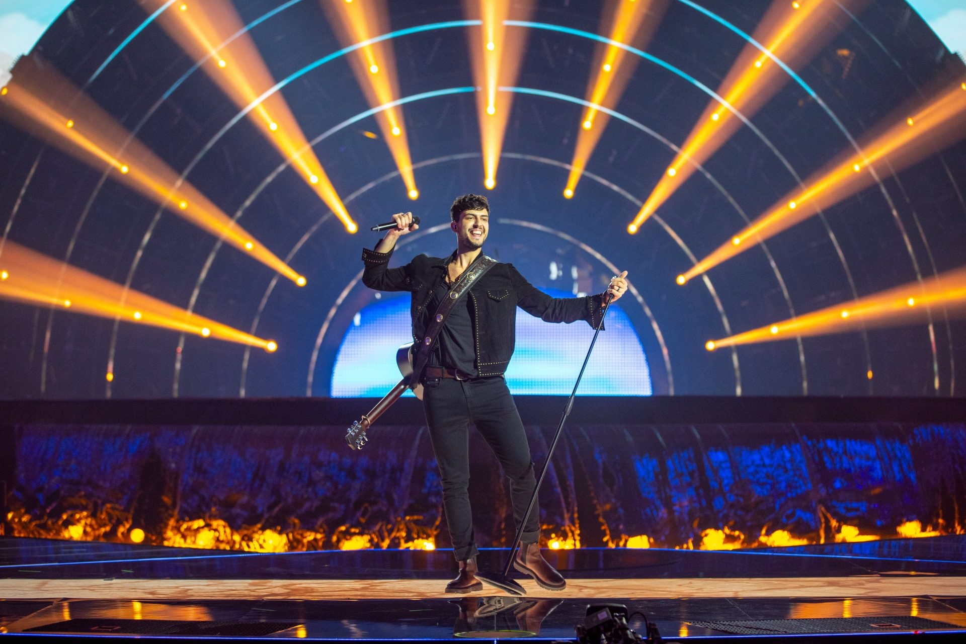 Stefan, Estonian Eurovision, Live day 7, Waterfall jump, 1920x1280 HD Desktop