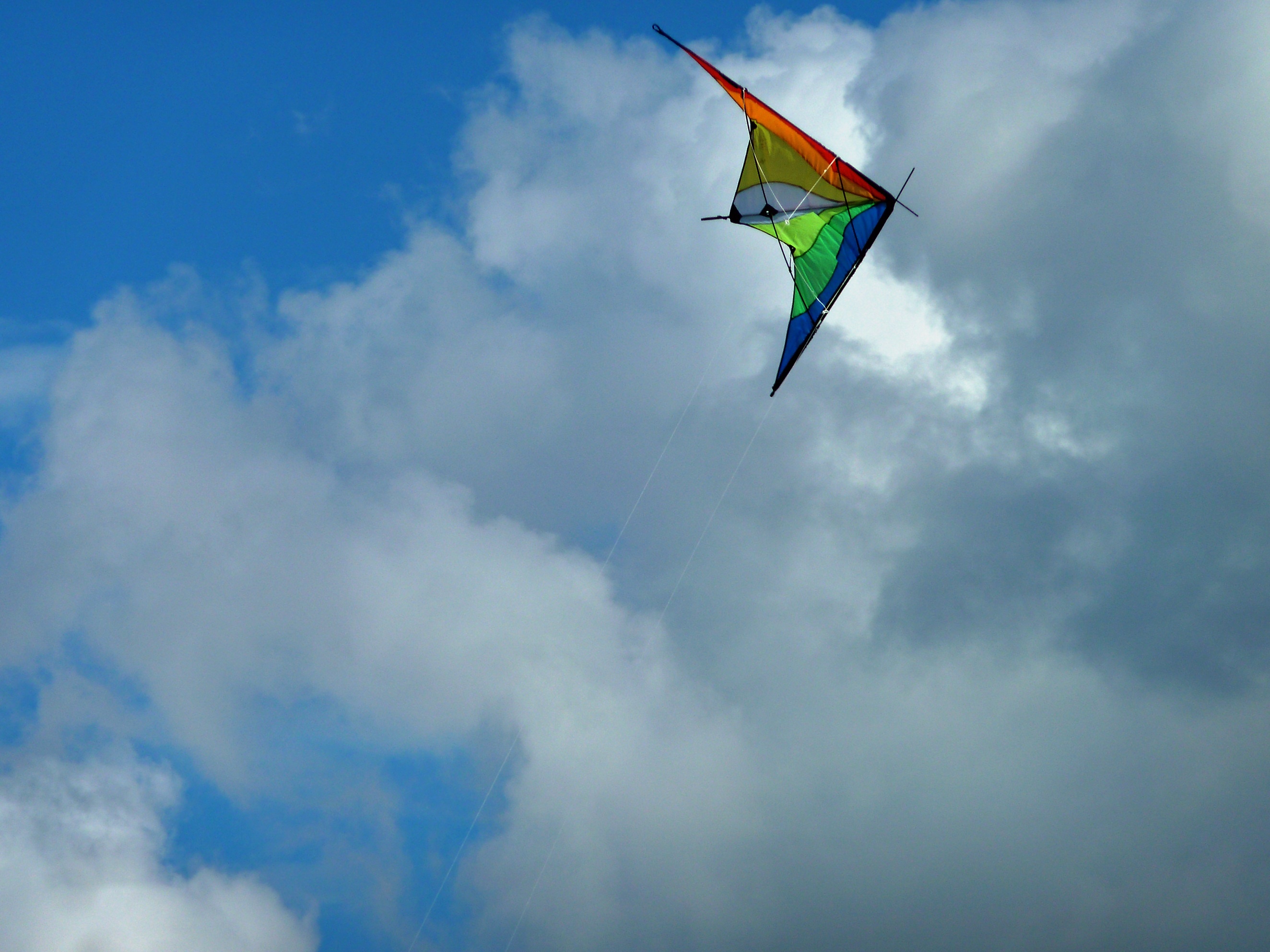 Wing Cloud, Fly, Colorful Toy, Cord, 2650x1990 HD Desktop