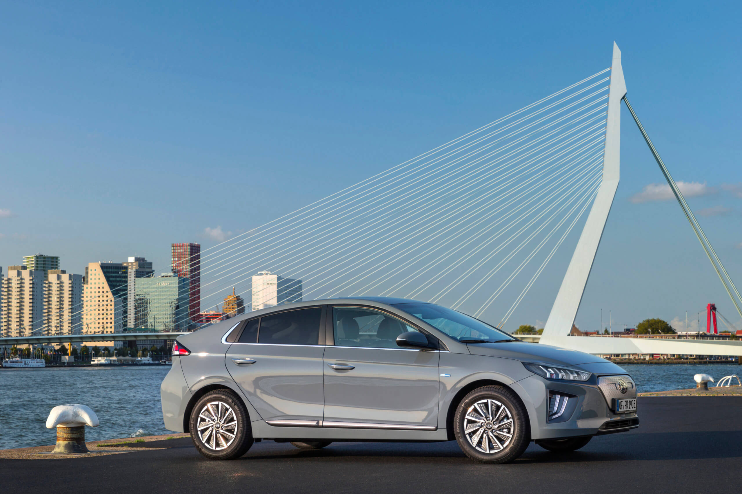 Ioniq Electric, Hyundai Ioniq Wallpaper, 2560x1710 HD Desktop